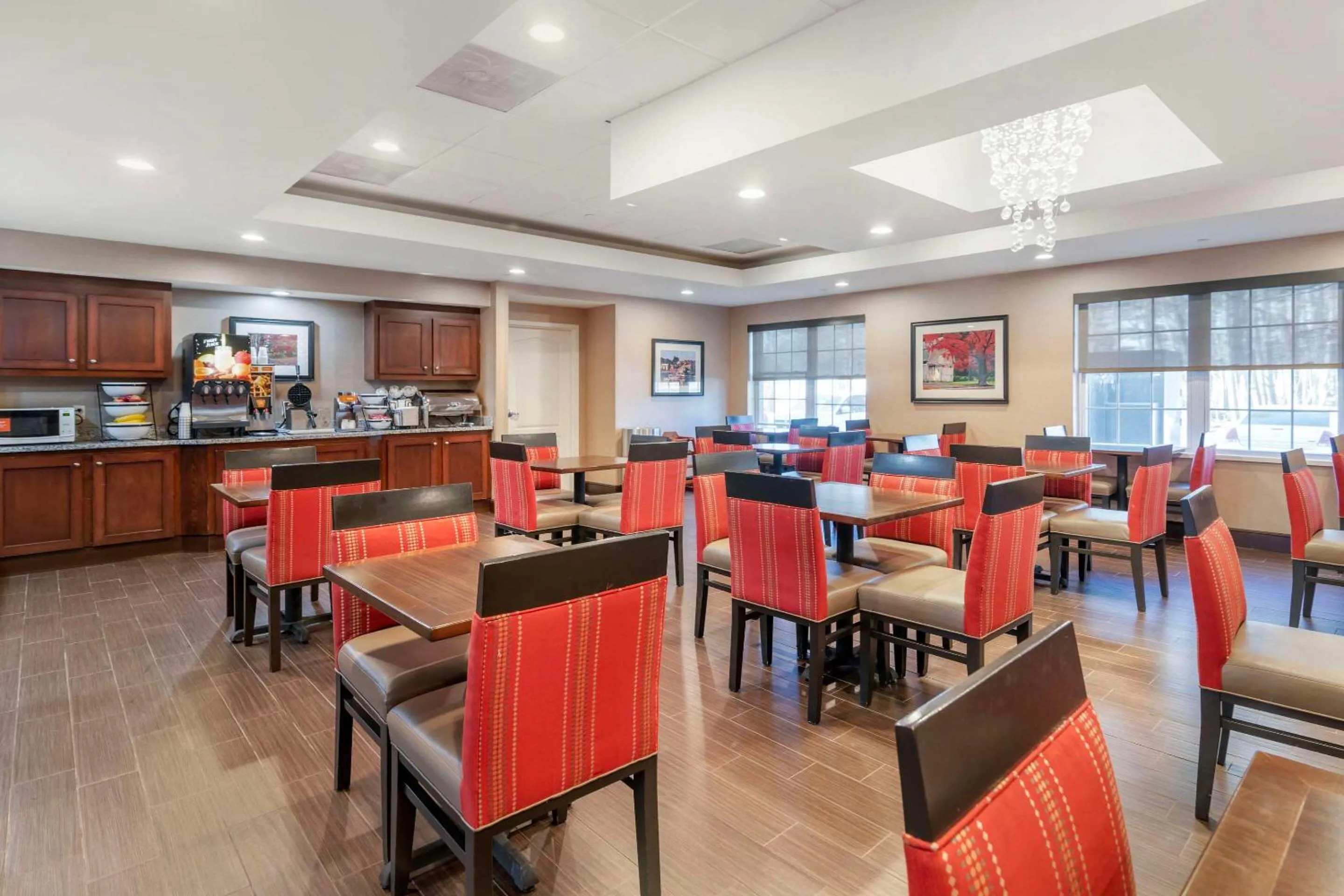 Breakfast in Comfort Inn & Suites Dover-Portsmouth