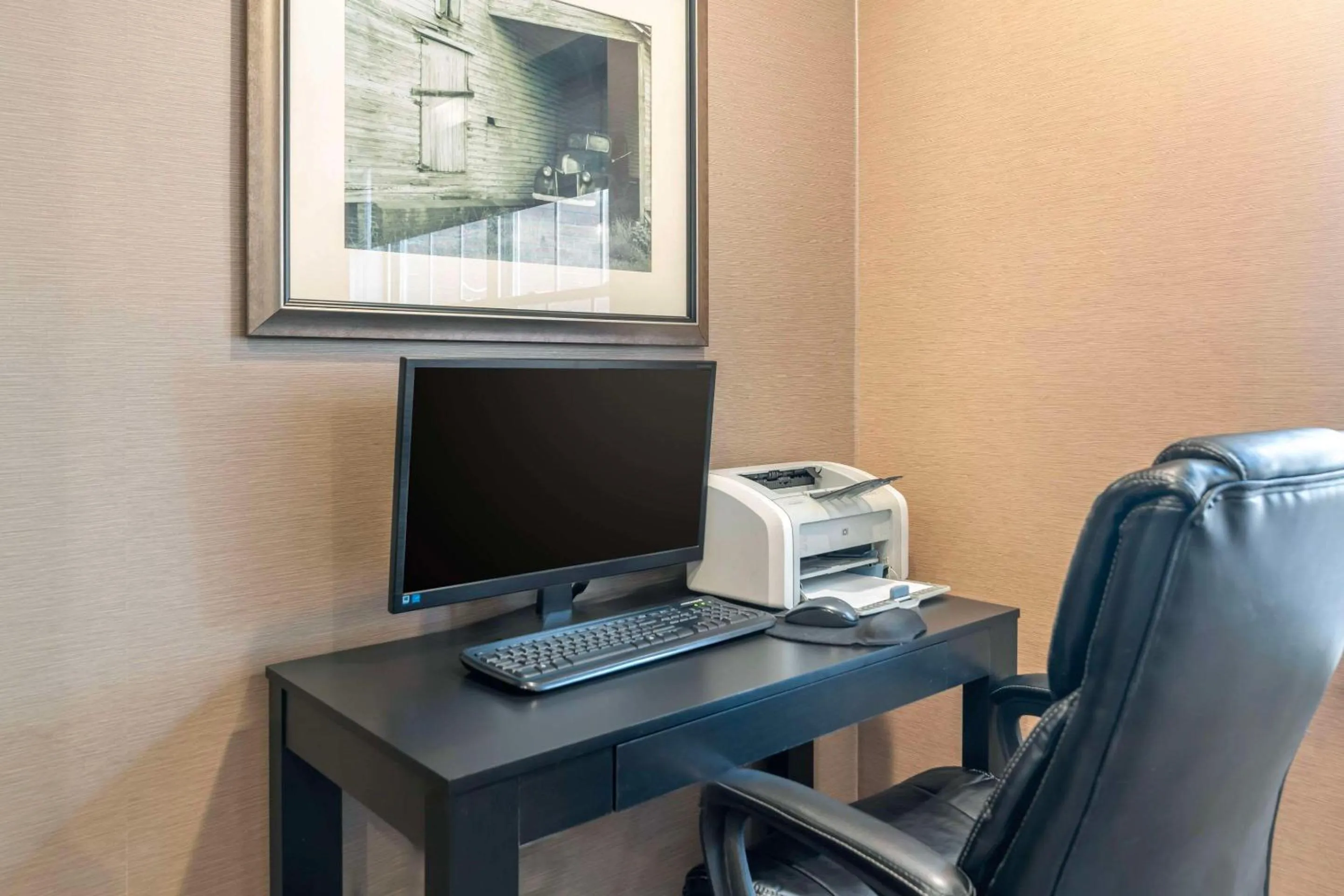 Business facilities in Comfort Inn & Suites Dover-Portsmouth