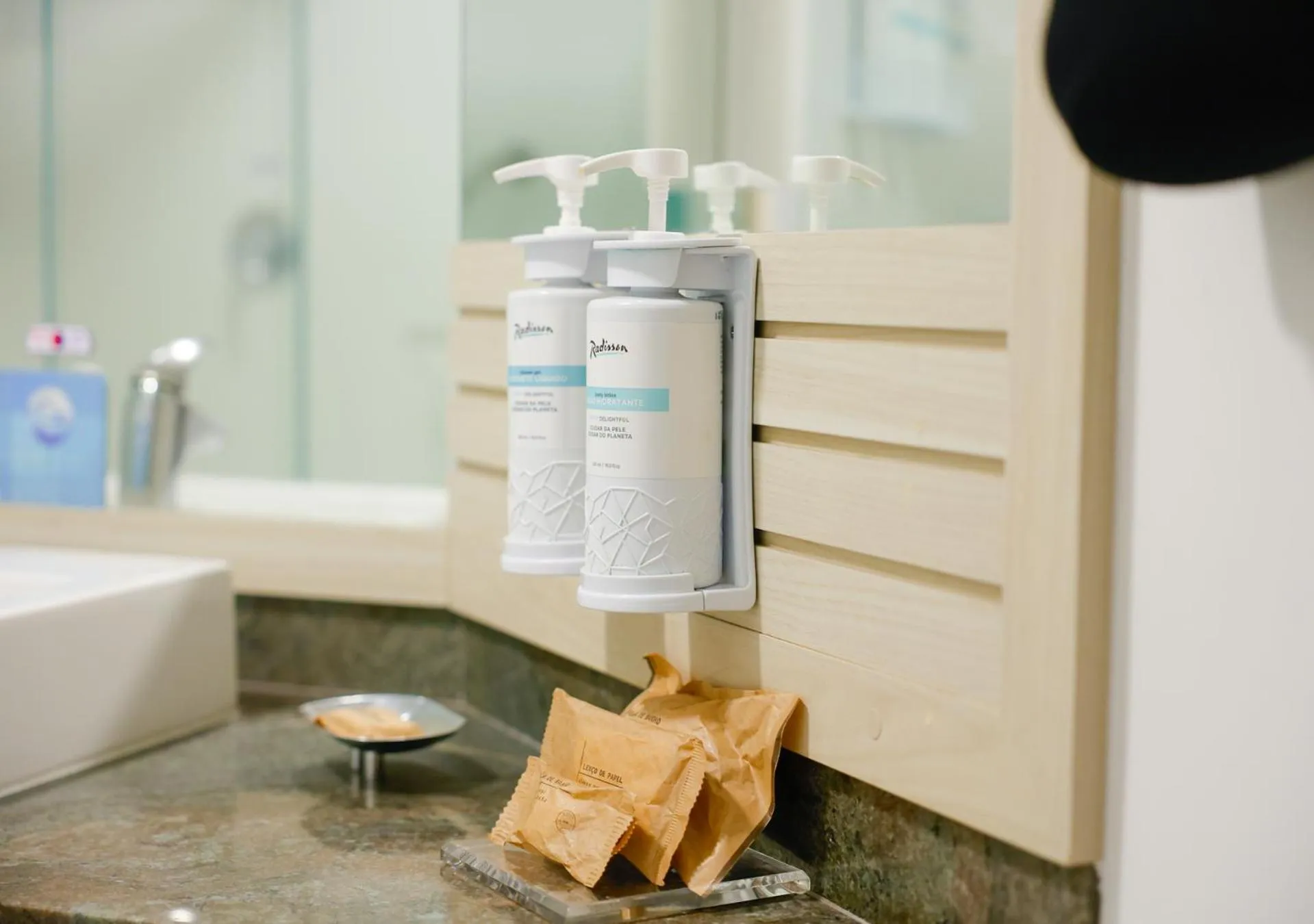 Bathroom in Radisson Oscar Freire