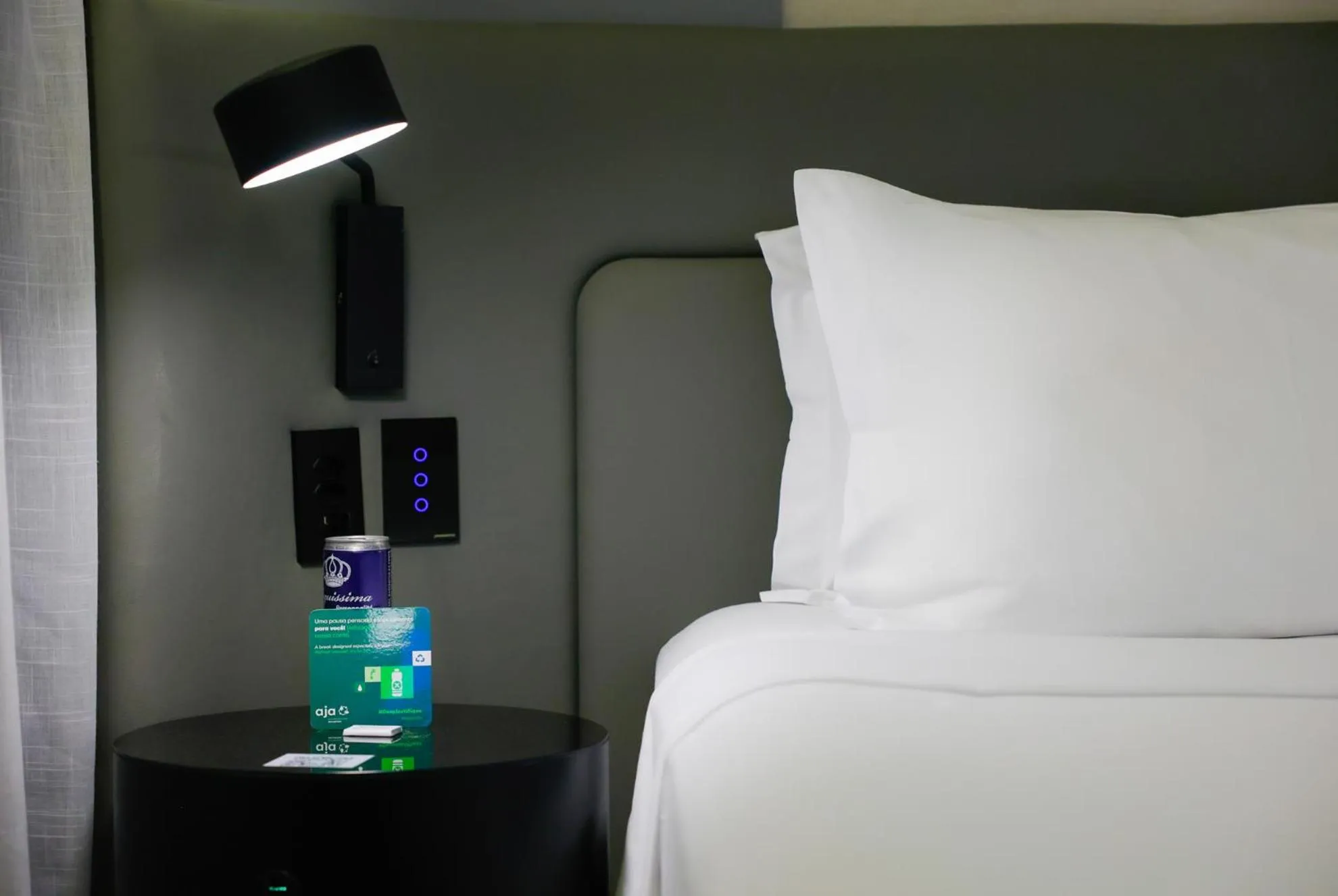 Bed in Radisson Oscar Freire