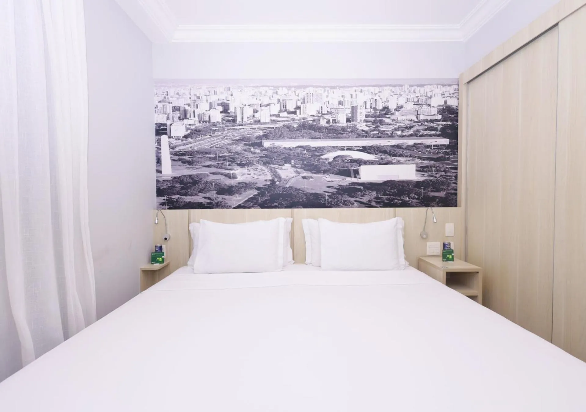 Bed in Radisson Oscar Freire