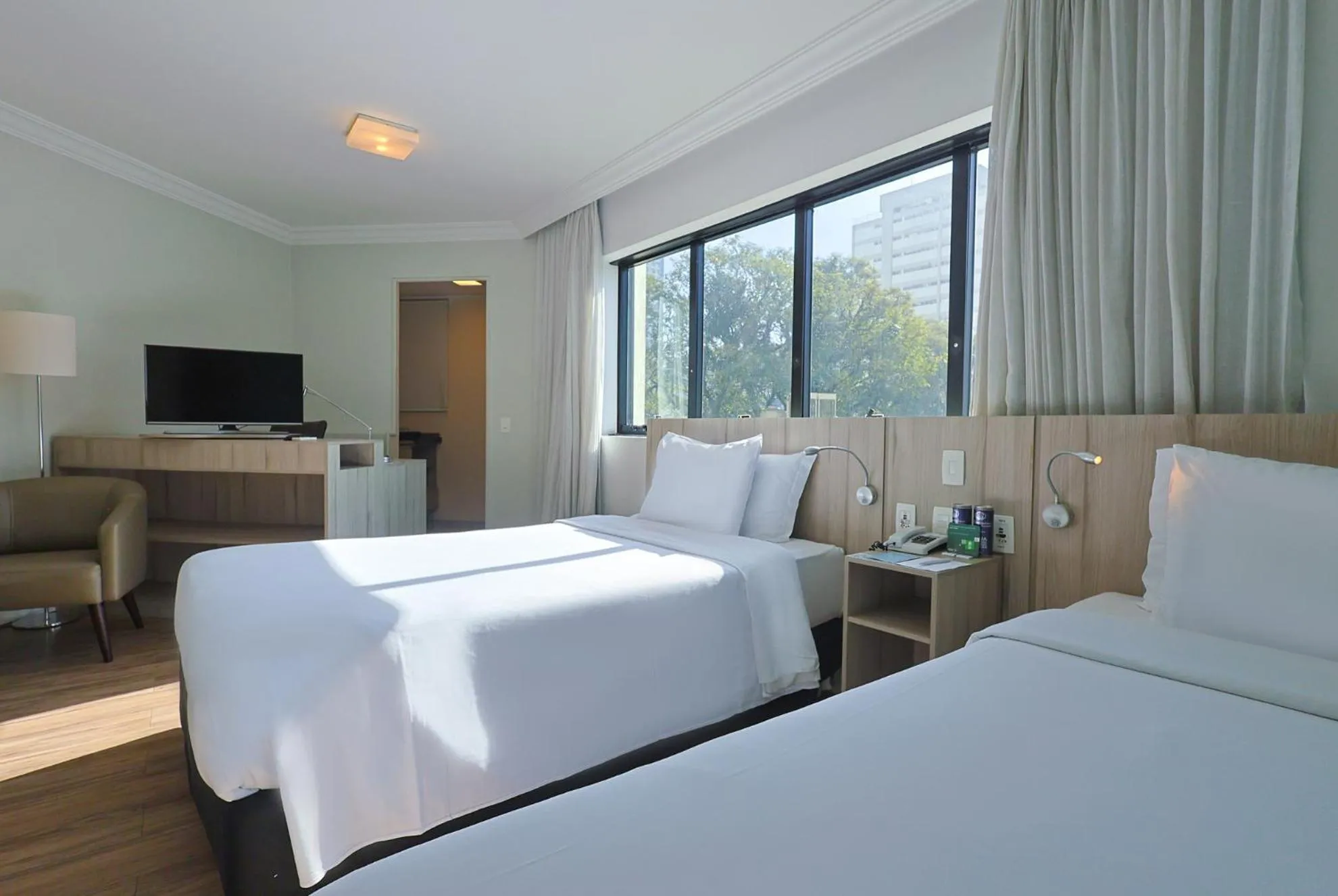 Bedroom, Bed in Radisson Oscar Freire