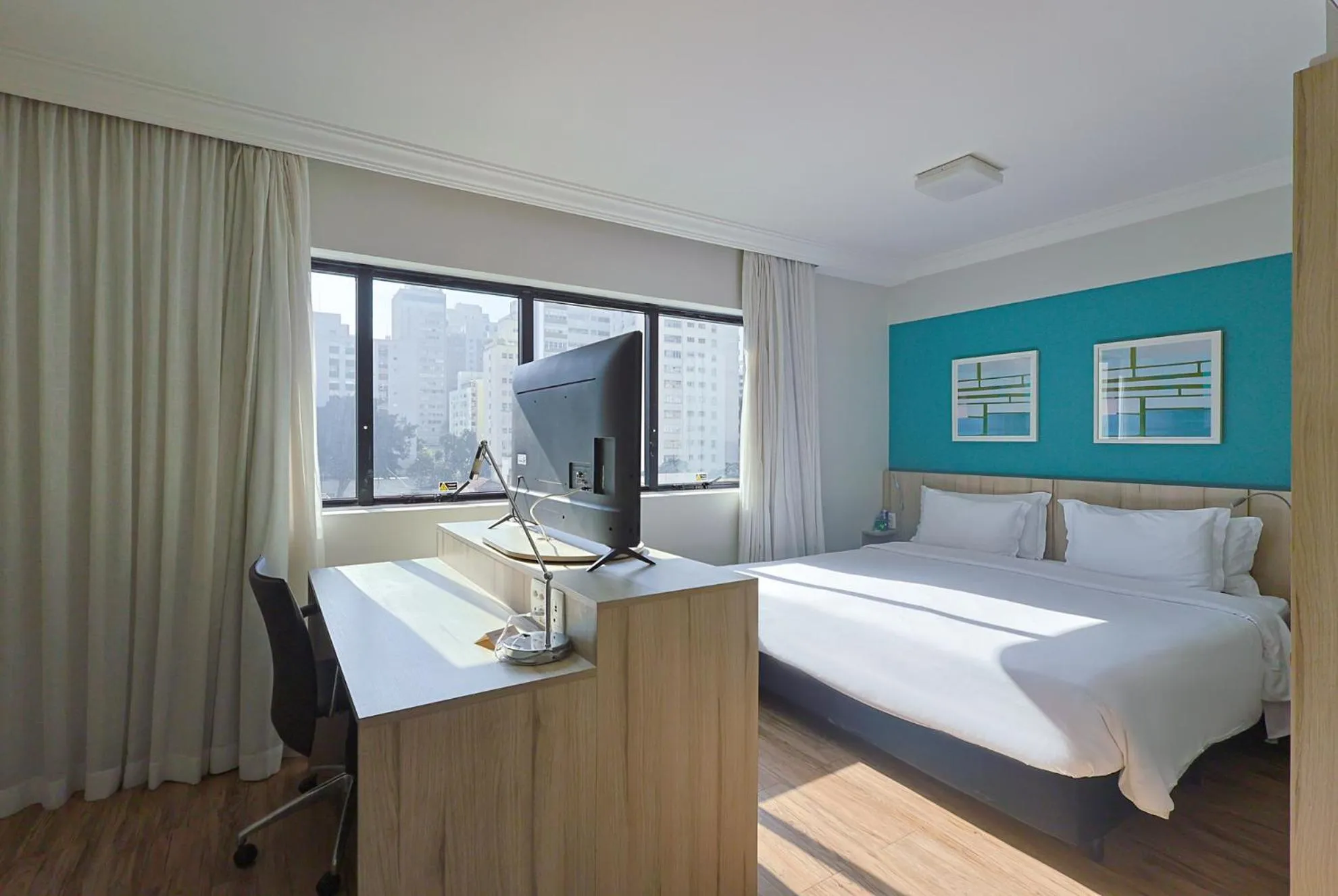 Bedroom, Bed in Radisson Oscar Freire