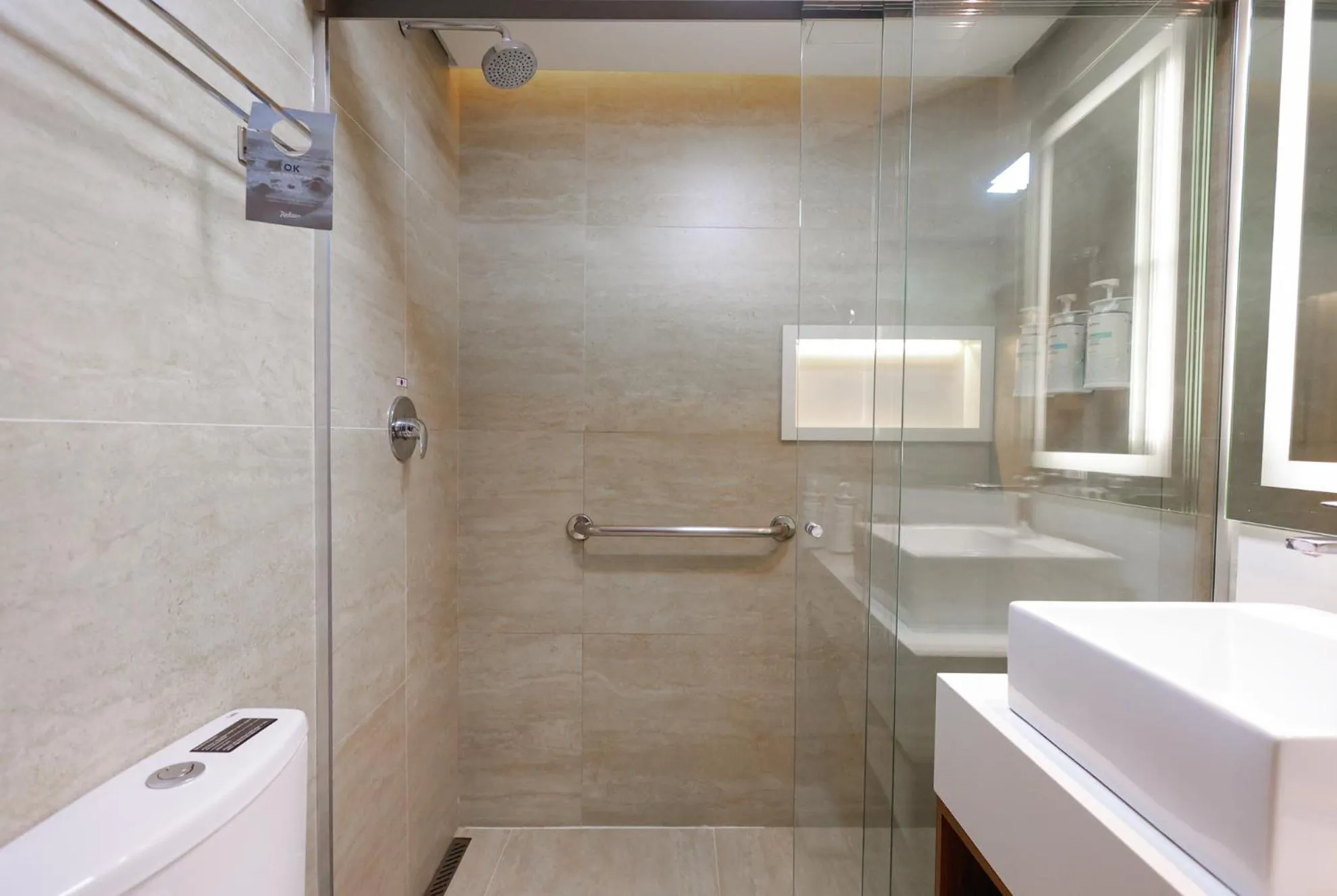 Bathroom in Radisson Oscar Freire