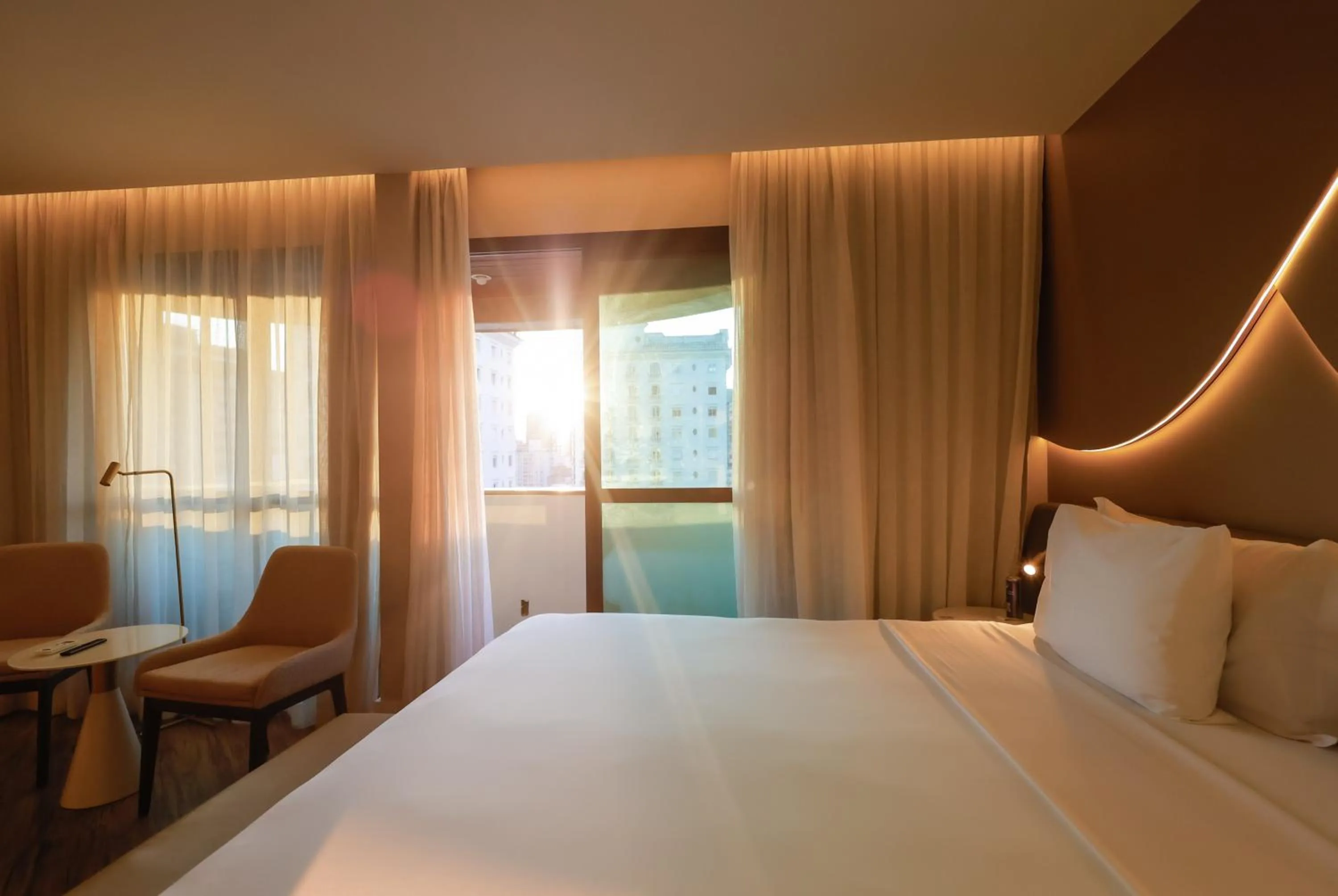 City view, Bed in Radisson Oscar Freire