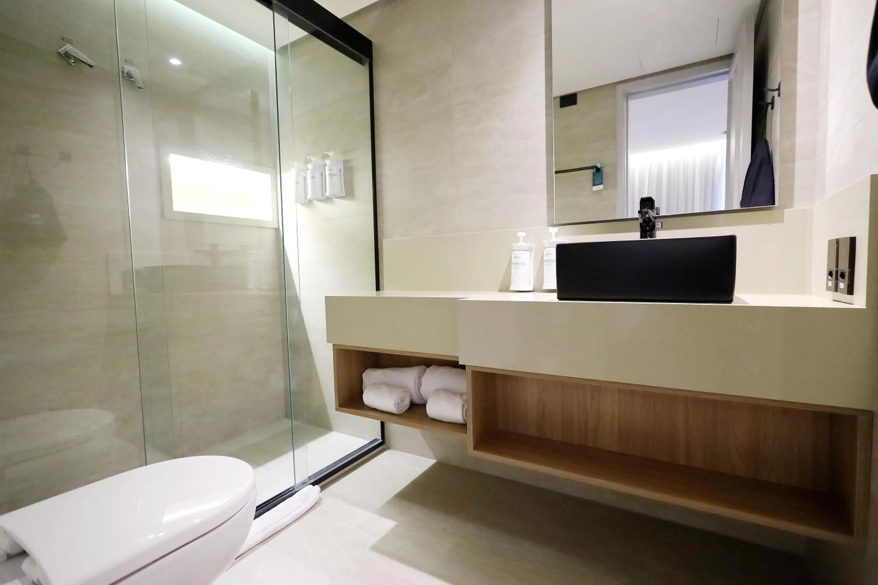 Bathroom in Radisson Oscar Freire