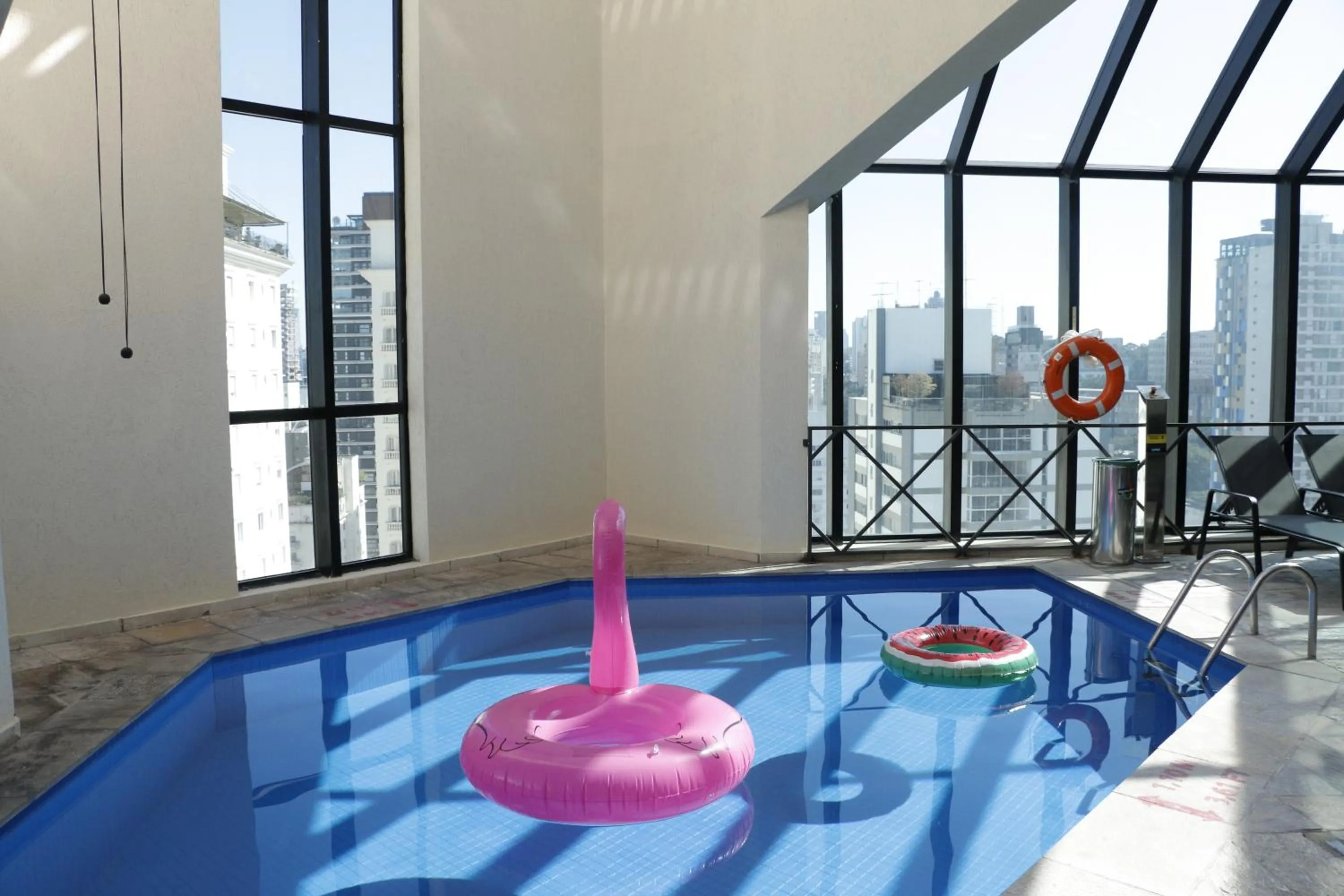 Swimming pool in Radisson Oscar Freire