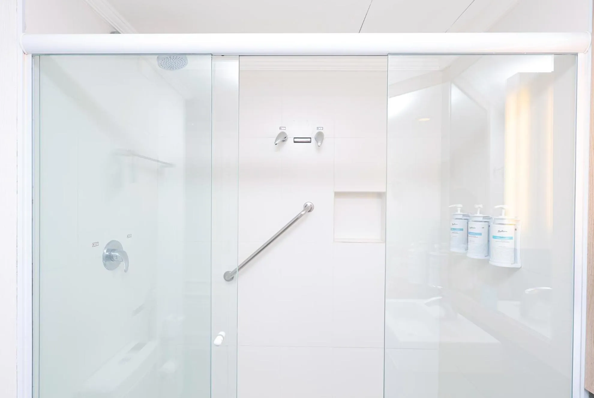 Bathroom in Radisson Oscar Freire