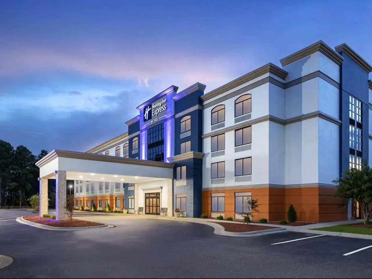 Holiday Inn Express & Suites Raleigh West - Lenovo Center by IHG Holiday Inn Express & Suites Raleigh West - Lenovo Center by IHG