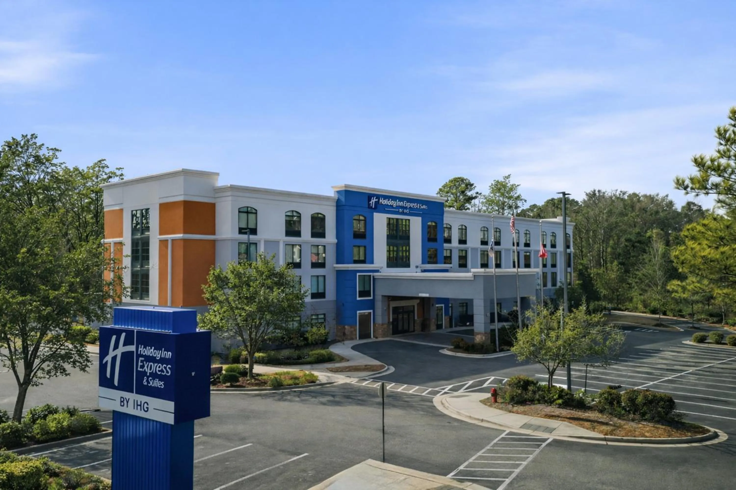 Property building in Holiday Inn Express & Suites Raleigh West - Lenovo Center by IHG