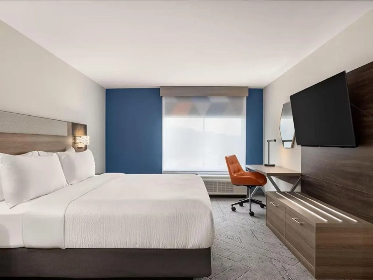 Bedroom, Bed in Holiday Inn Express & Suites Raleigh West - Lenovo Center by IHG