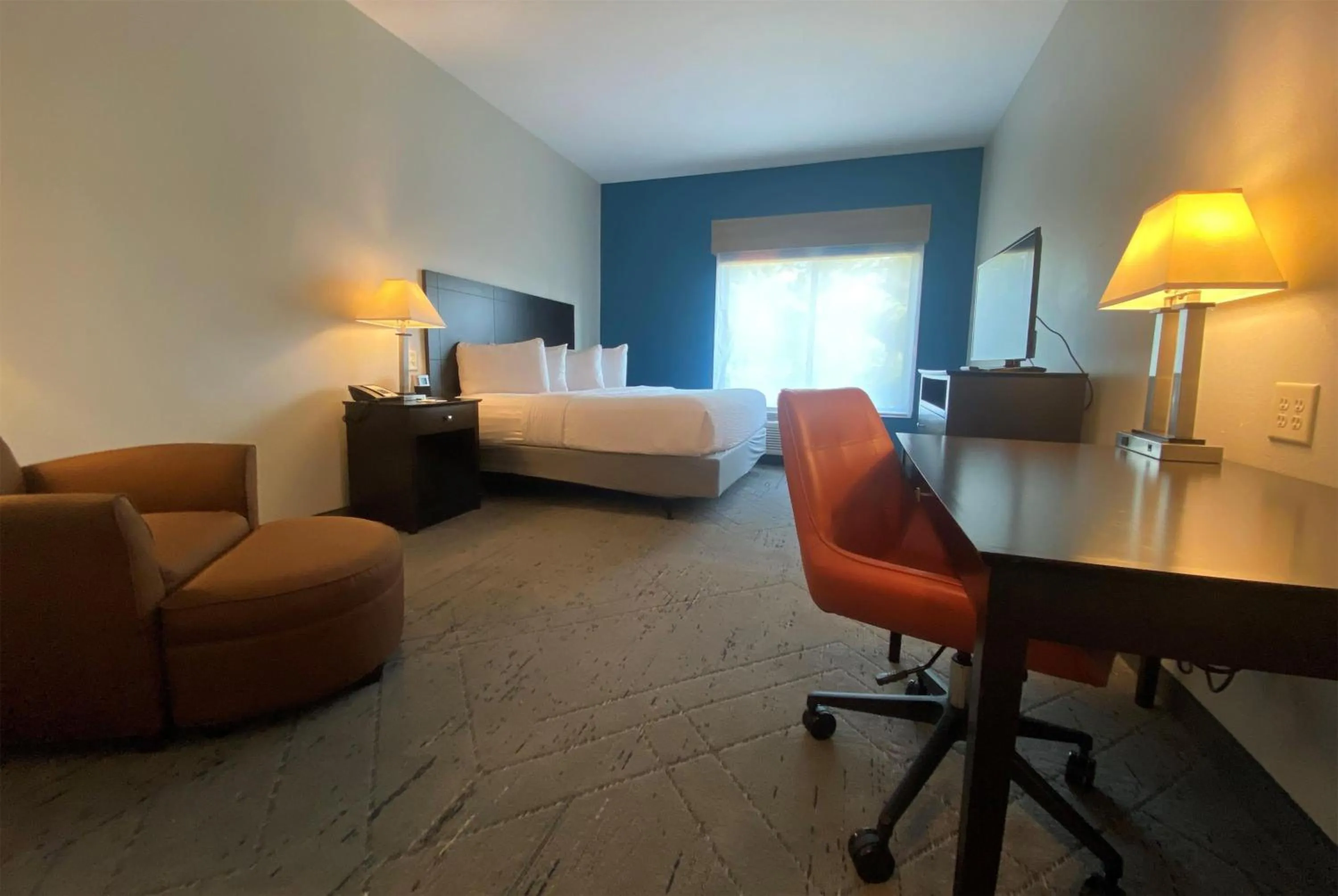 Photo of the whole room, Bed in Wingate by Wyndham State Arena Raleigh/Cary Hotel