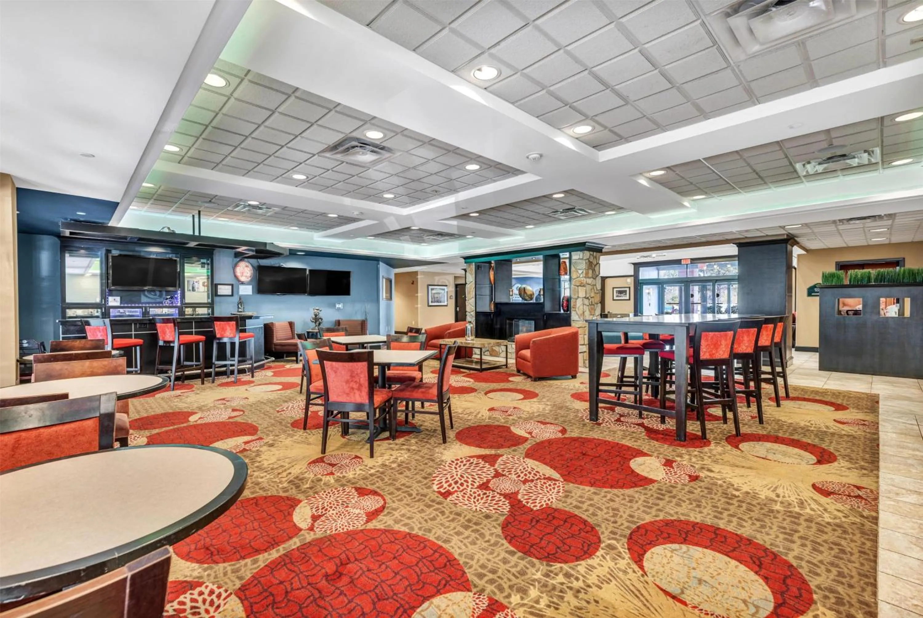 Restaurant/places to eat in Wingate by Wyndham State Arena Raleigh/Cary Hotel