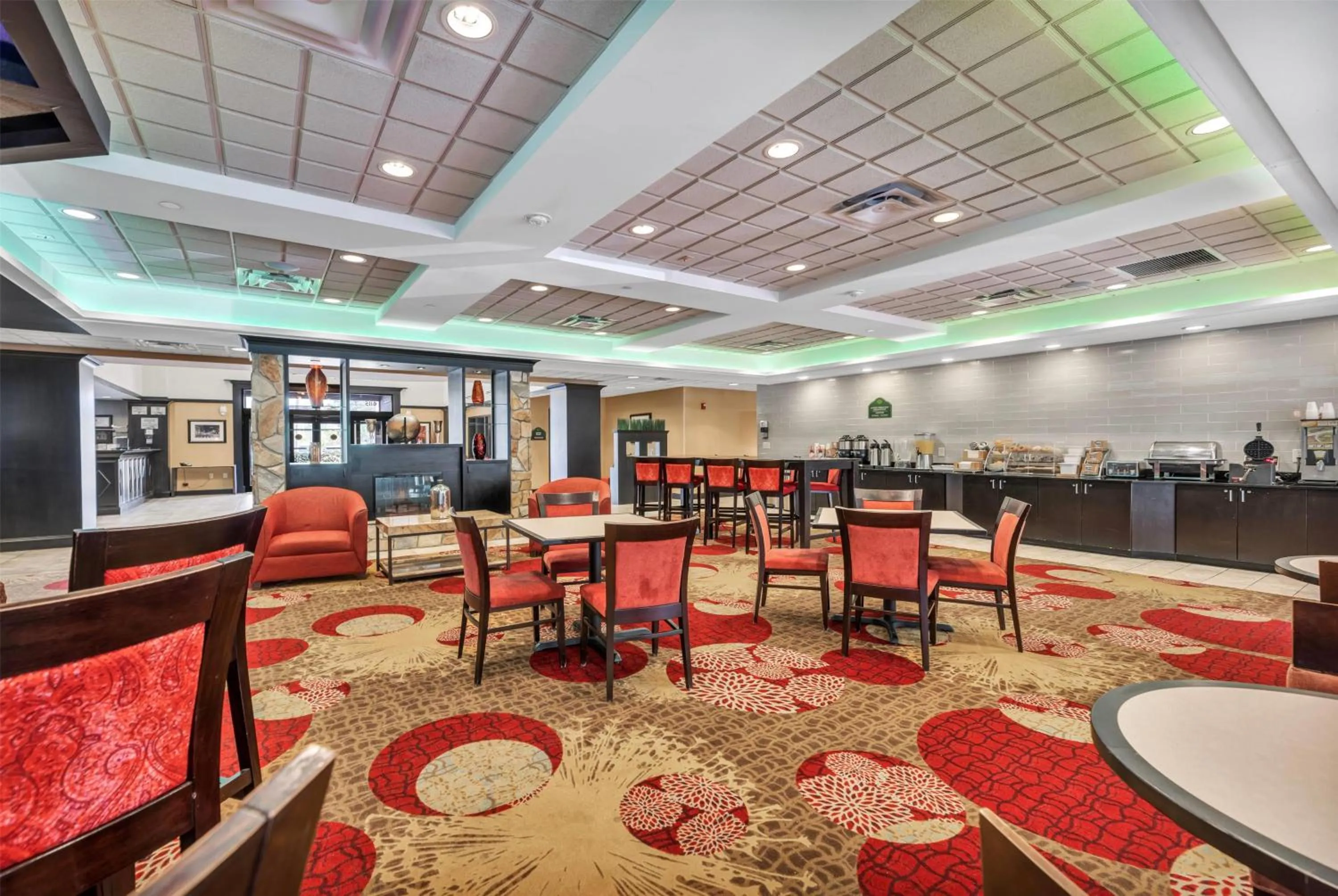 Restaurant/places to eat in Wingate by Wyndham State Arena Raleigh/Cary Hotel