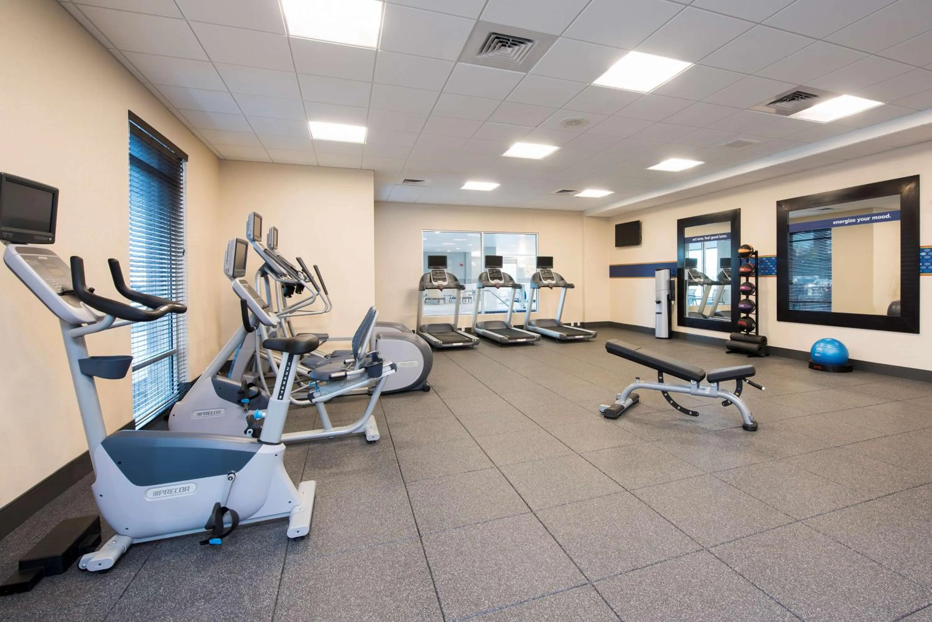 Fitness centre/facilities in Hampton Inn & Suites Indianapolis-Keystone, IN