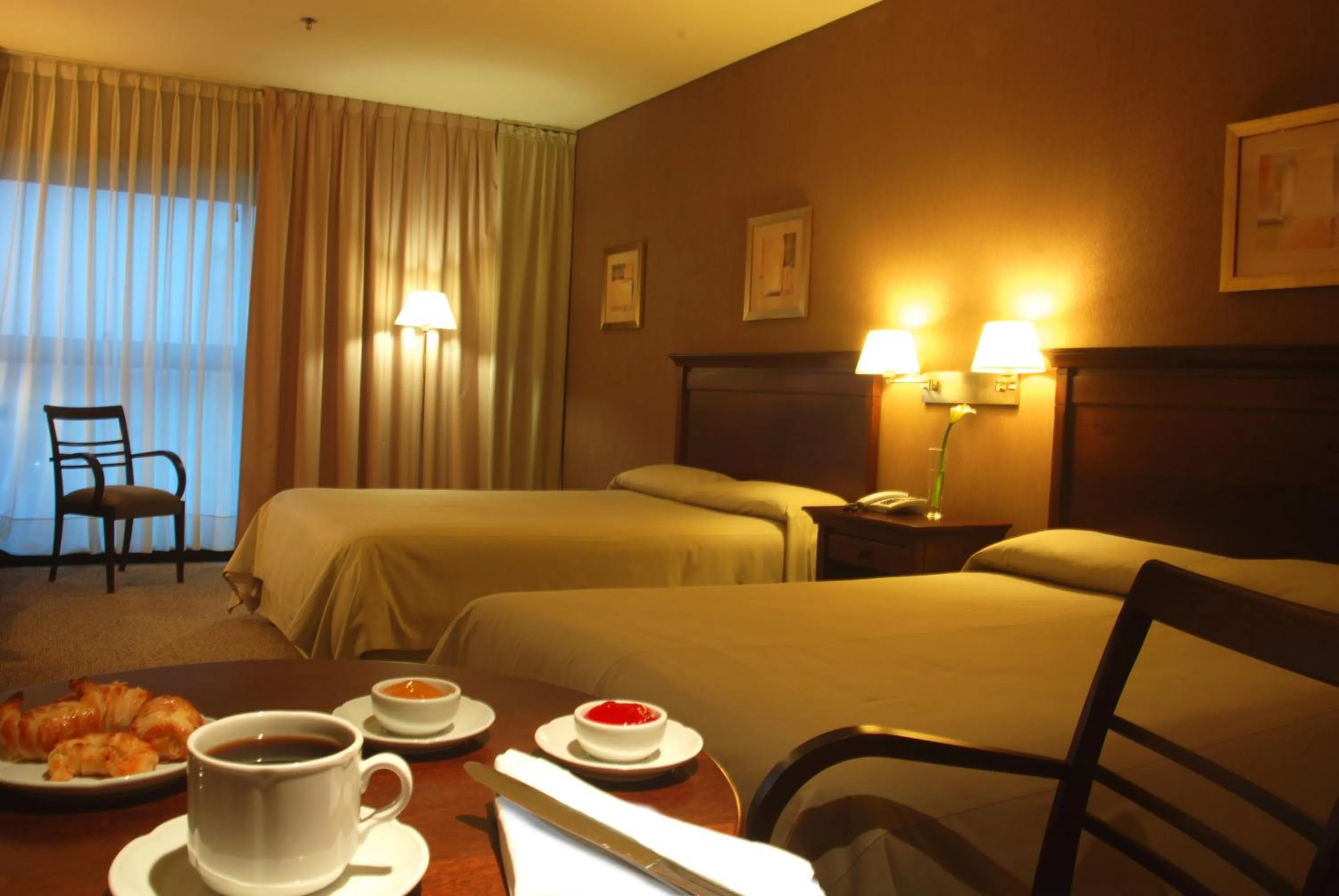 Photo of the whole room, Bed in Howard Johnson Plaza Jujuy