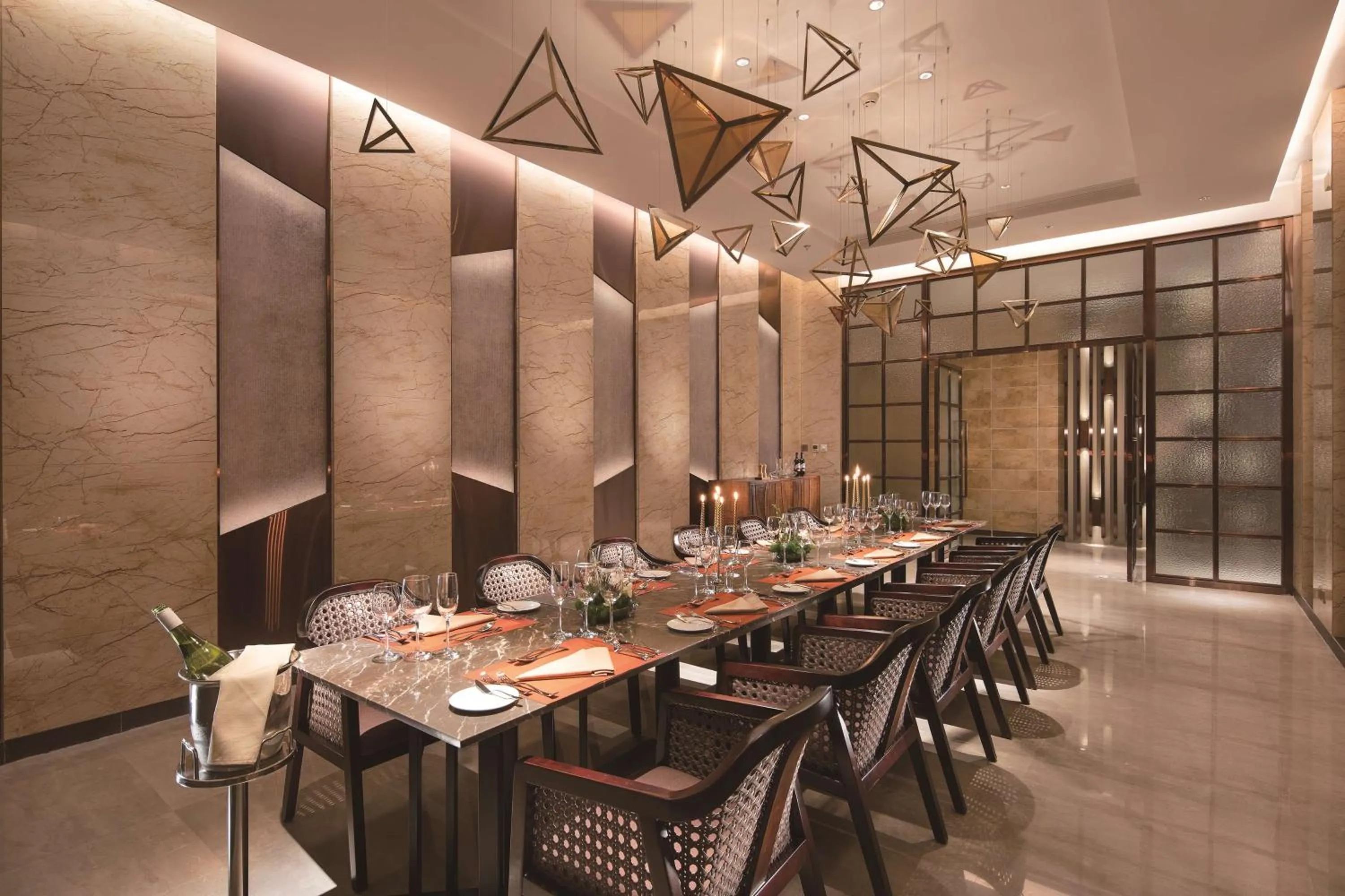 Restaurant/places to eat in Hilton Shenyang