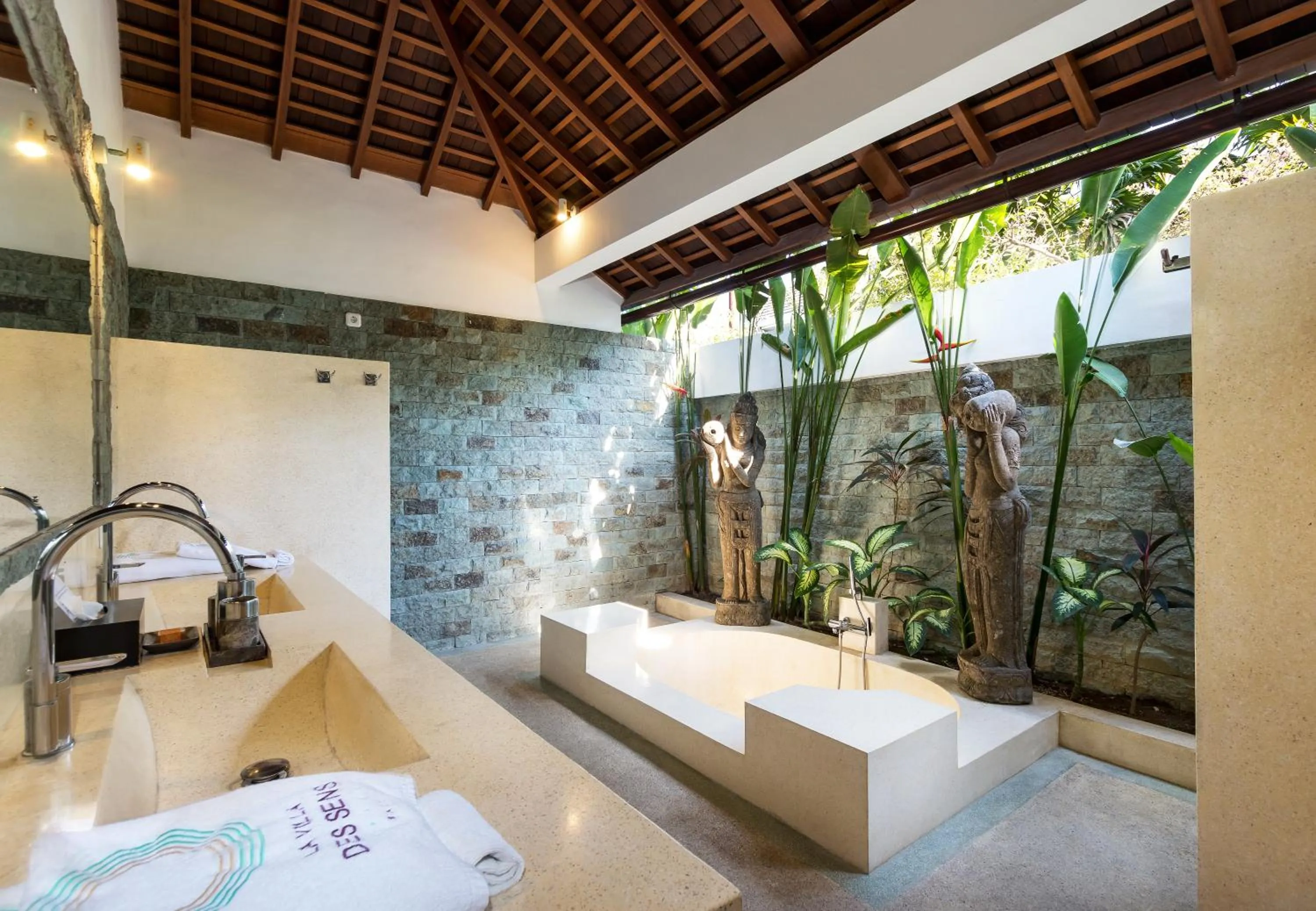 Bathroom in La Villa Des Sens