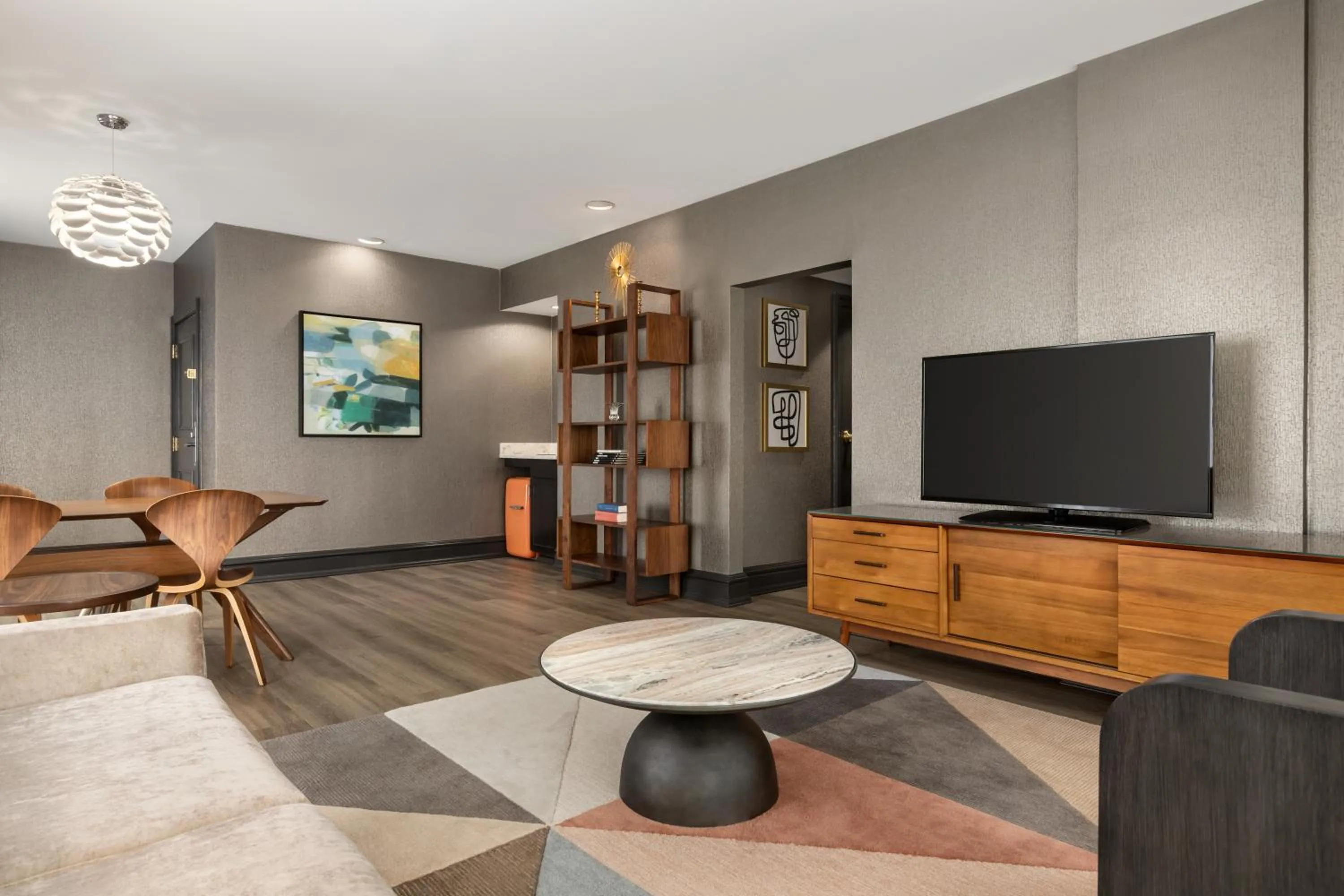 TV and multimedia in The American Hotel Atlanta Downtown-a Doubletree by Hilton