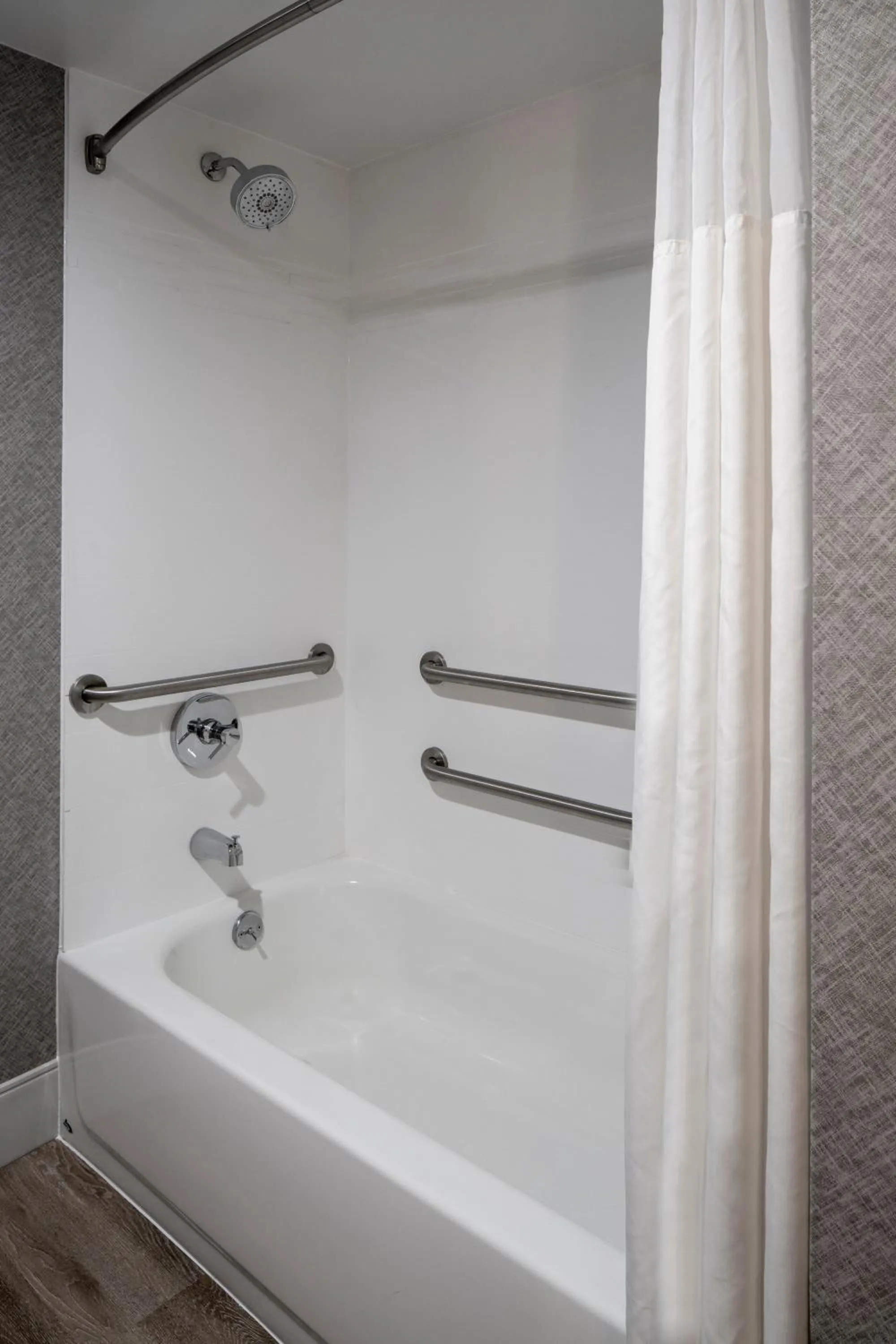 Bath in Residence Inn Atlanta Buckhead/Lenox Park