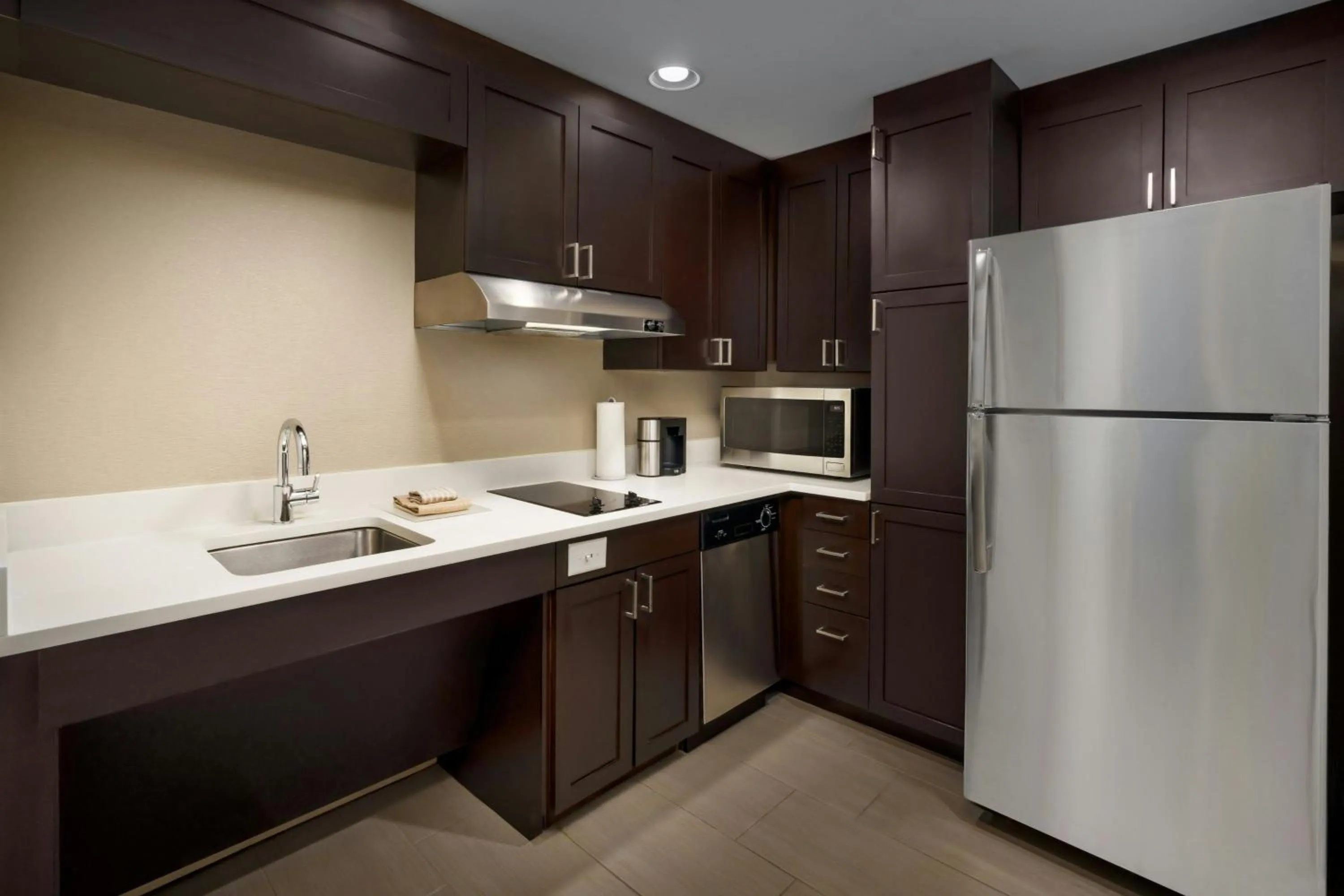 Kitchen or kitchenette in Residence Inn by Marriott Atlanta Midtown/Georgia Tech