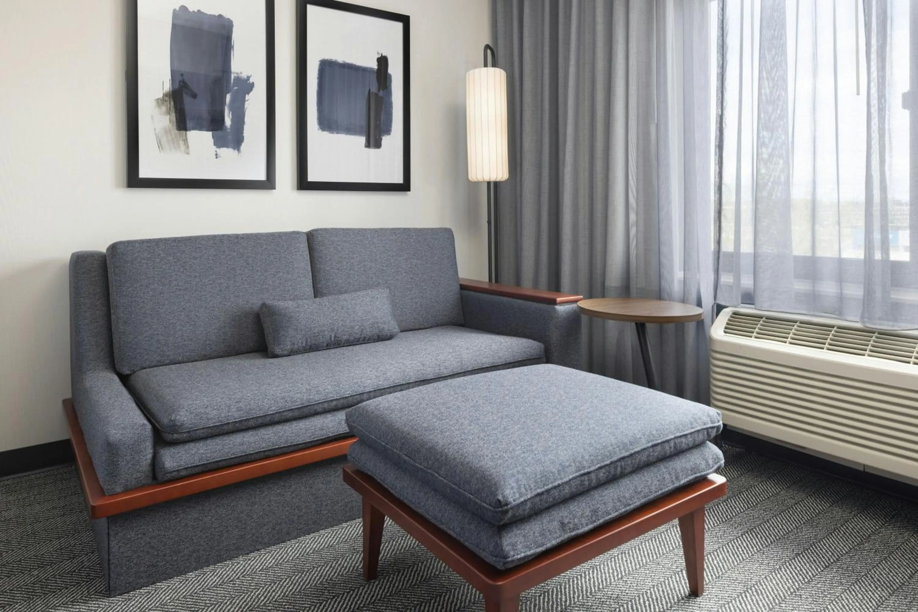 Photo of the whole room in Courtyard Boston-South Boston