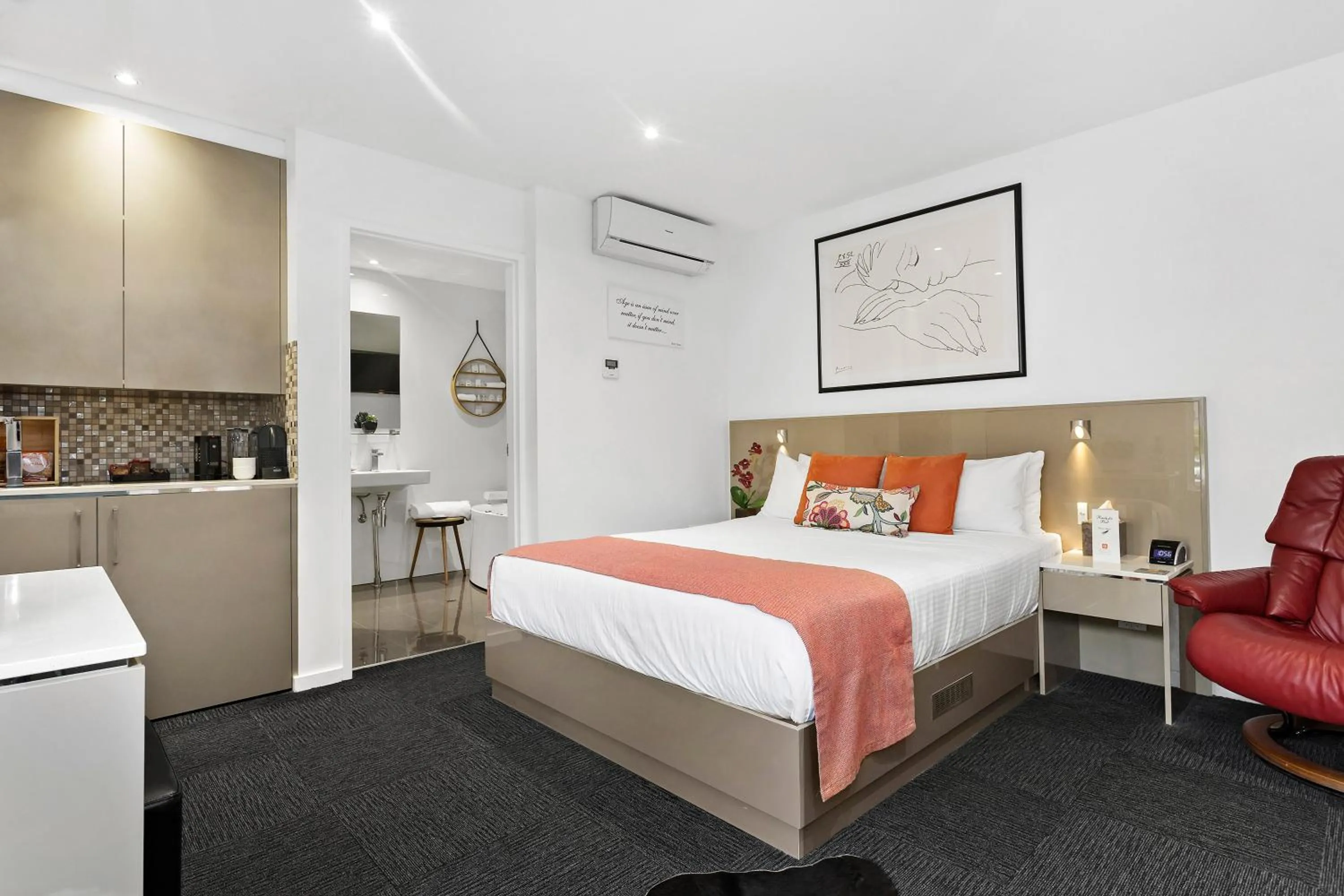Photo of the whole room, Bed in North Adelaide Boutique Stays Accommodation
