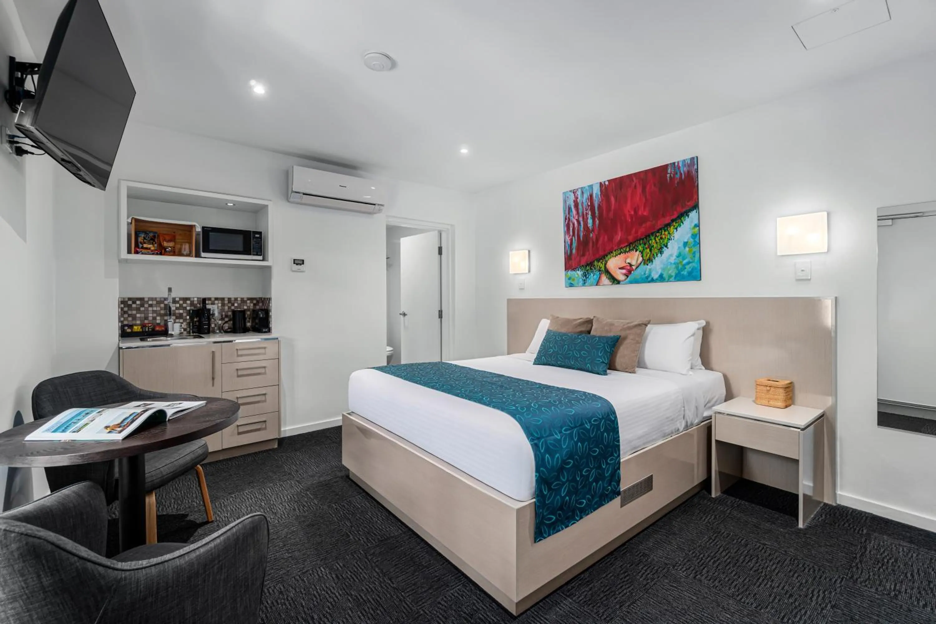 Bed in North Adelaide Boutique Stays Accommodation