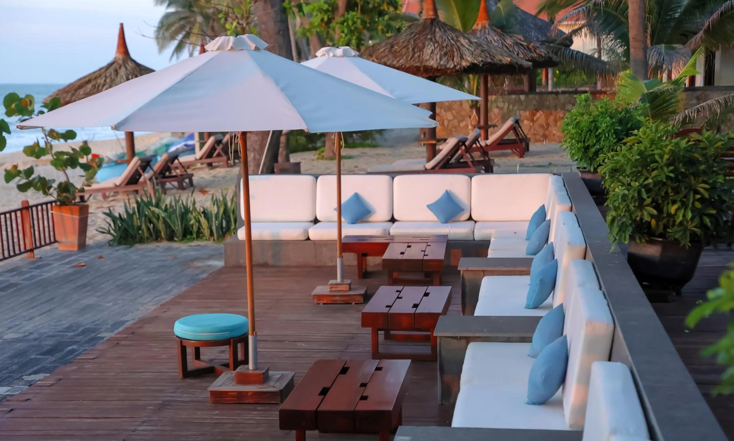 Restaurant/places to eat in Blue Ocean Resort