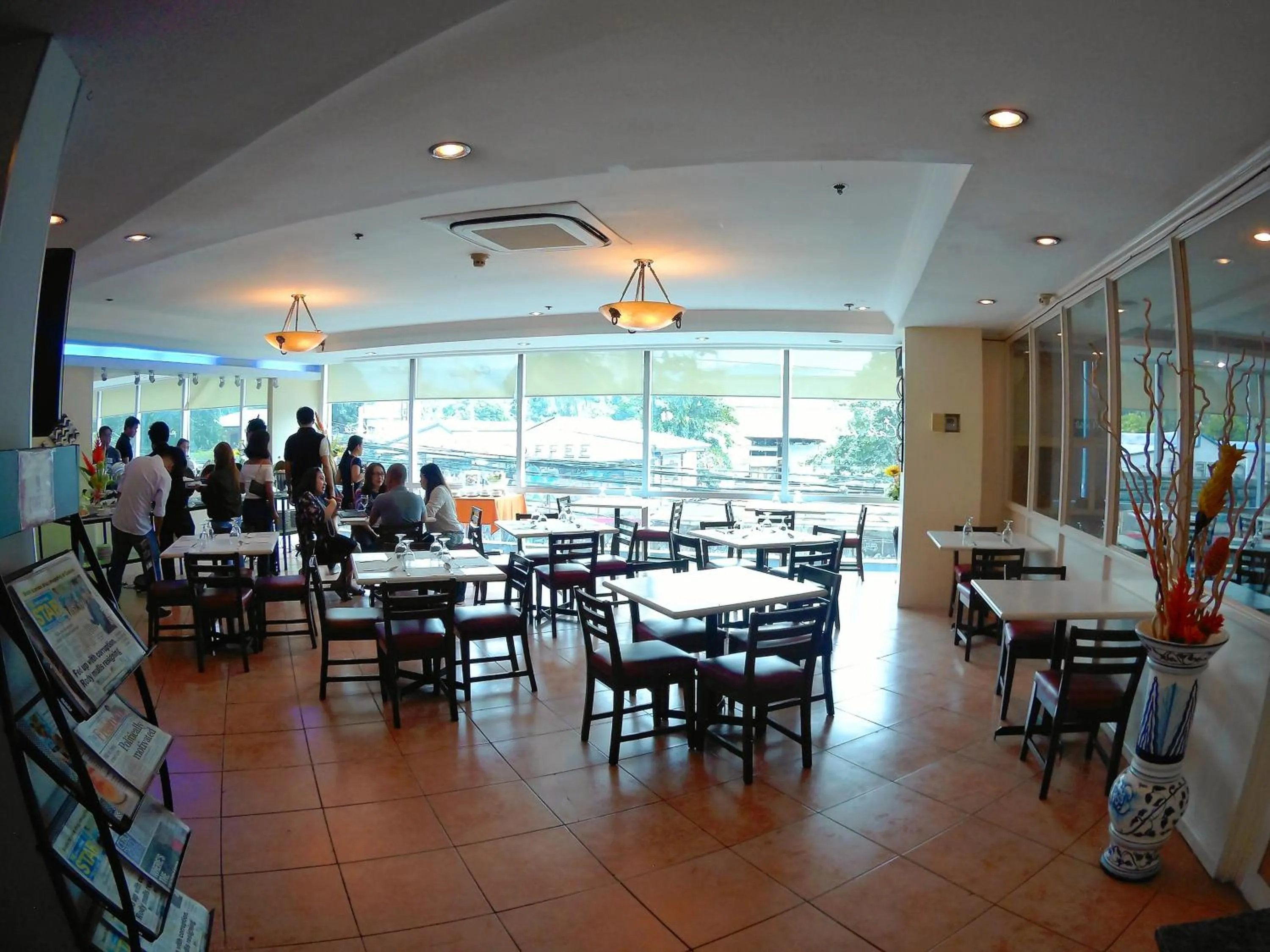 Restaurant/places to eat in Golden Peak Hotel & Suites powered by Cocotel
