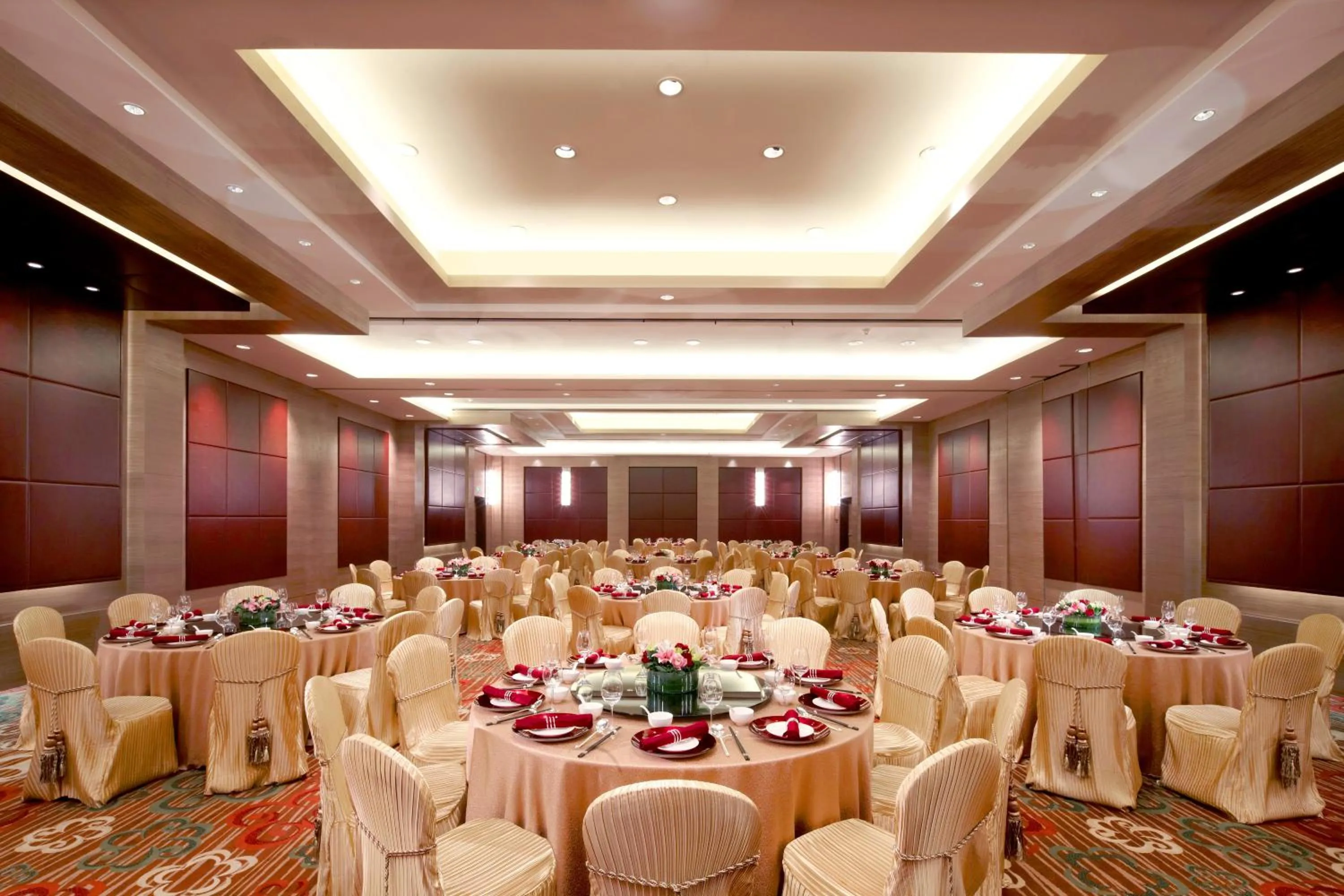 Coffee/tea facilities in Courtyard by Marriott Kunshan