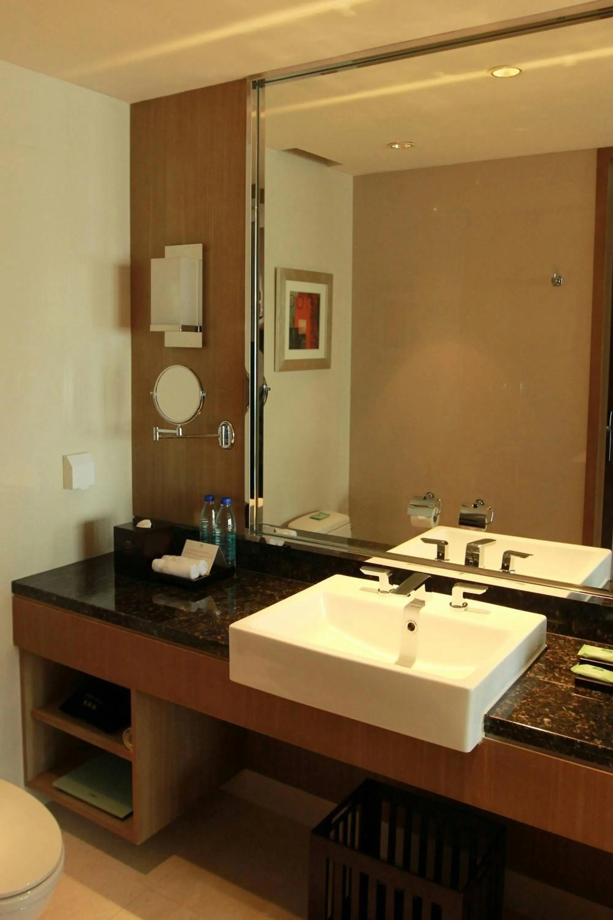 Bathroom in Courtyard by Marriott Kunshan