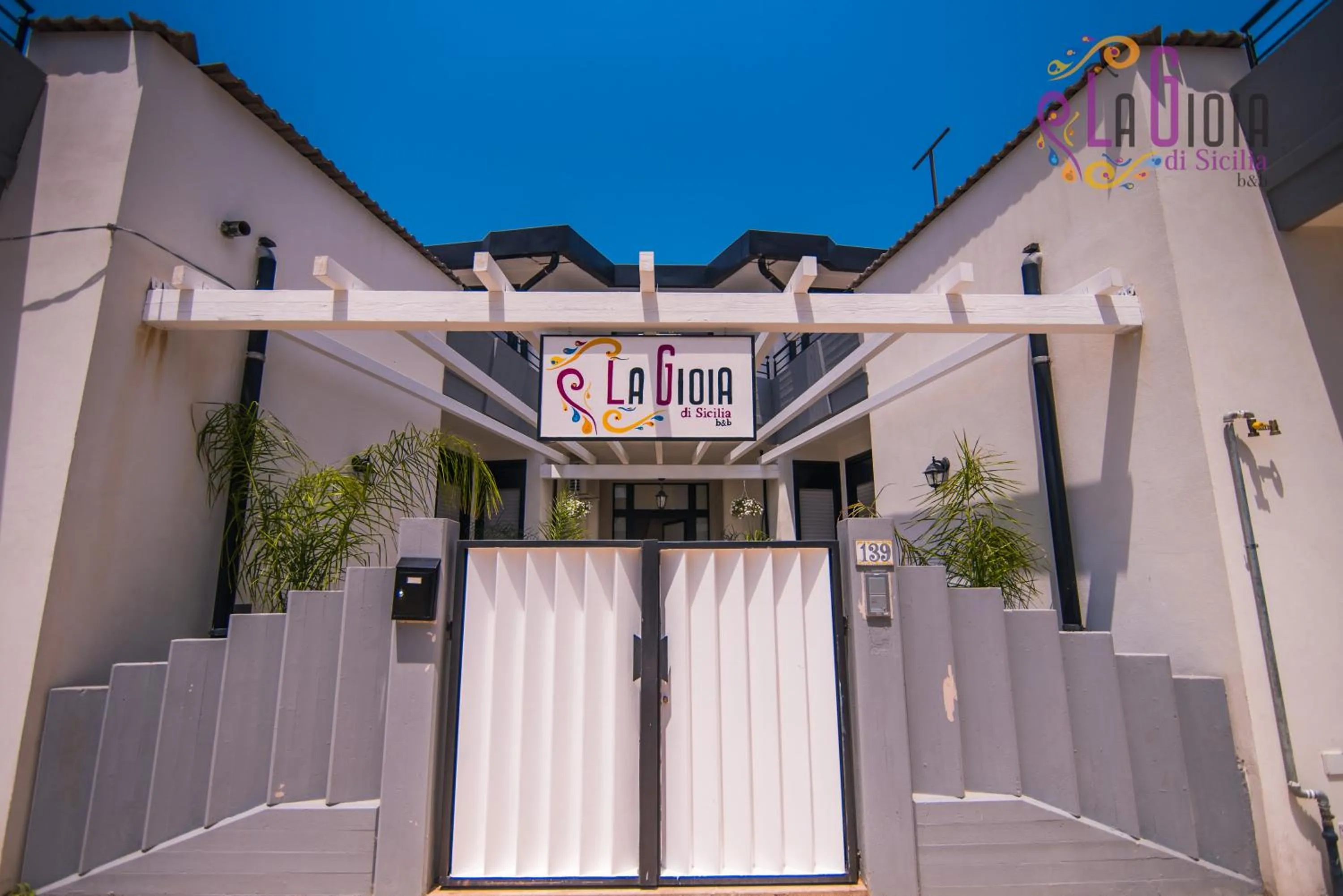Facade/entrance in La Gioia di Sicilia B&B