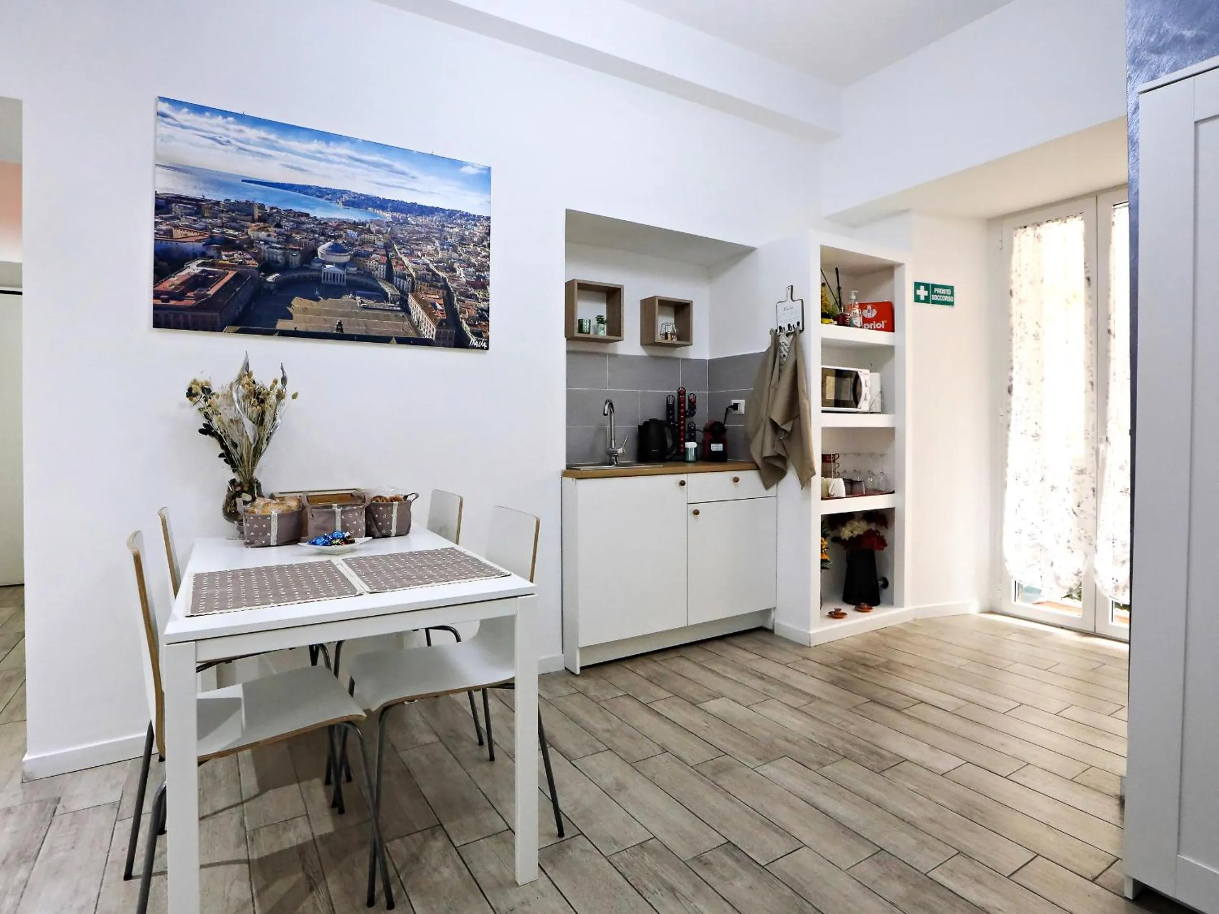 Kitchen or kitchenette in Relais Villa Borghese