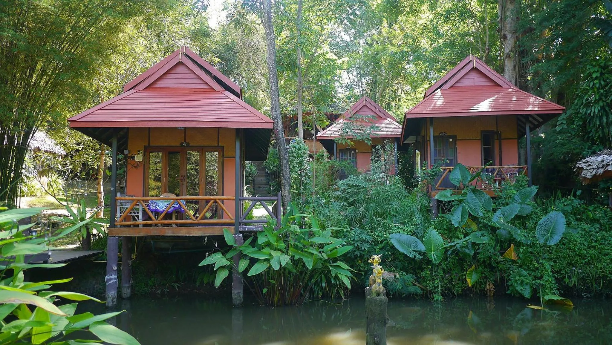 Photo of the whole room in Pho Rak Nah Pai