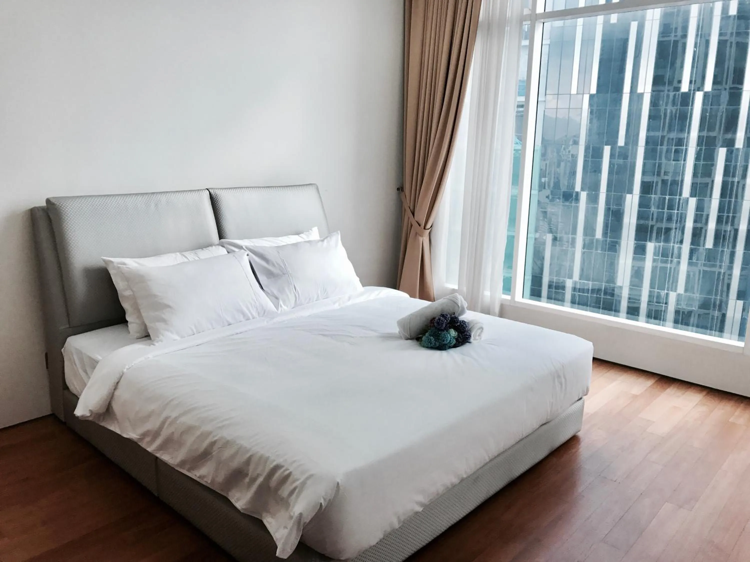 Bed in Soho Suites Klcc By Pnut