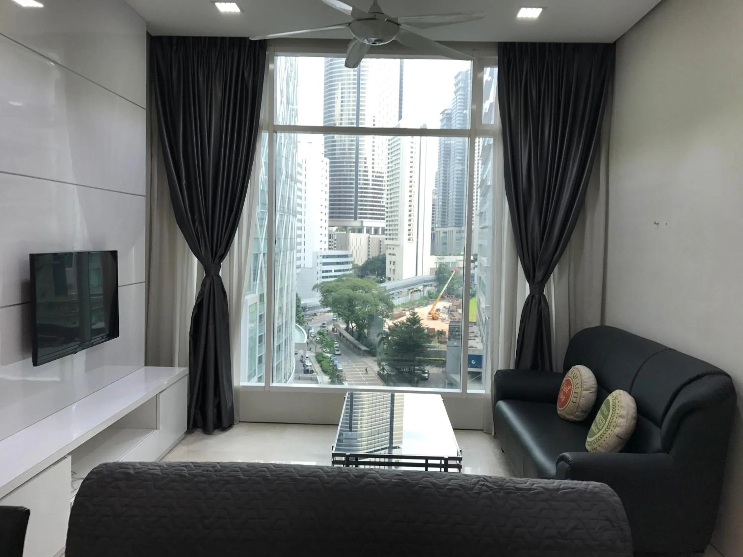 Soho Suites Klcc By Pnut