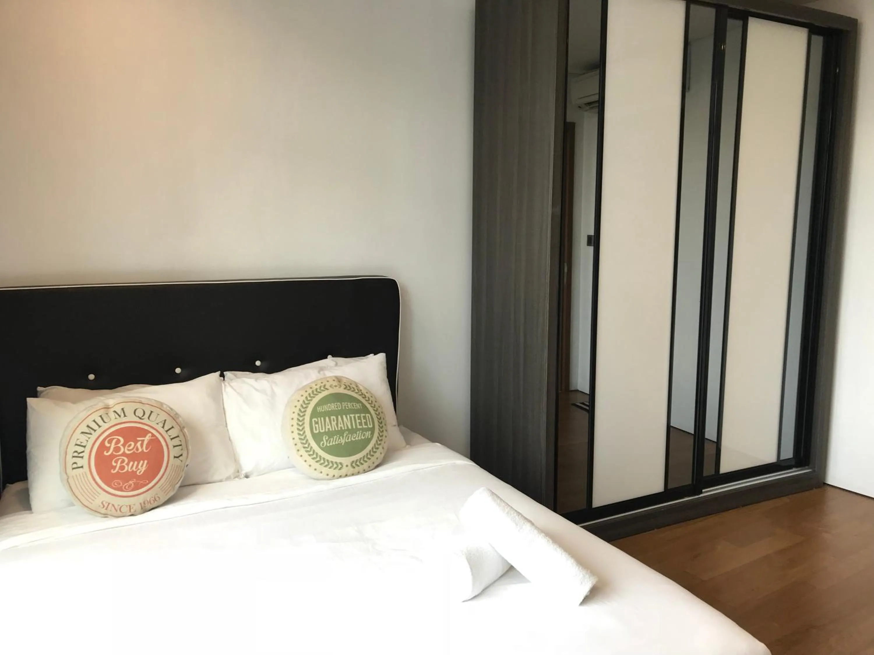 Bed in VORTEX SUITES KLCC by PNUT With NETFLIX