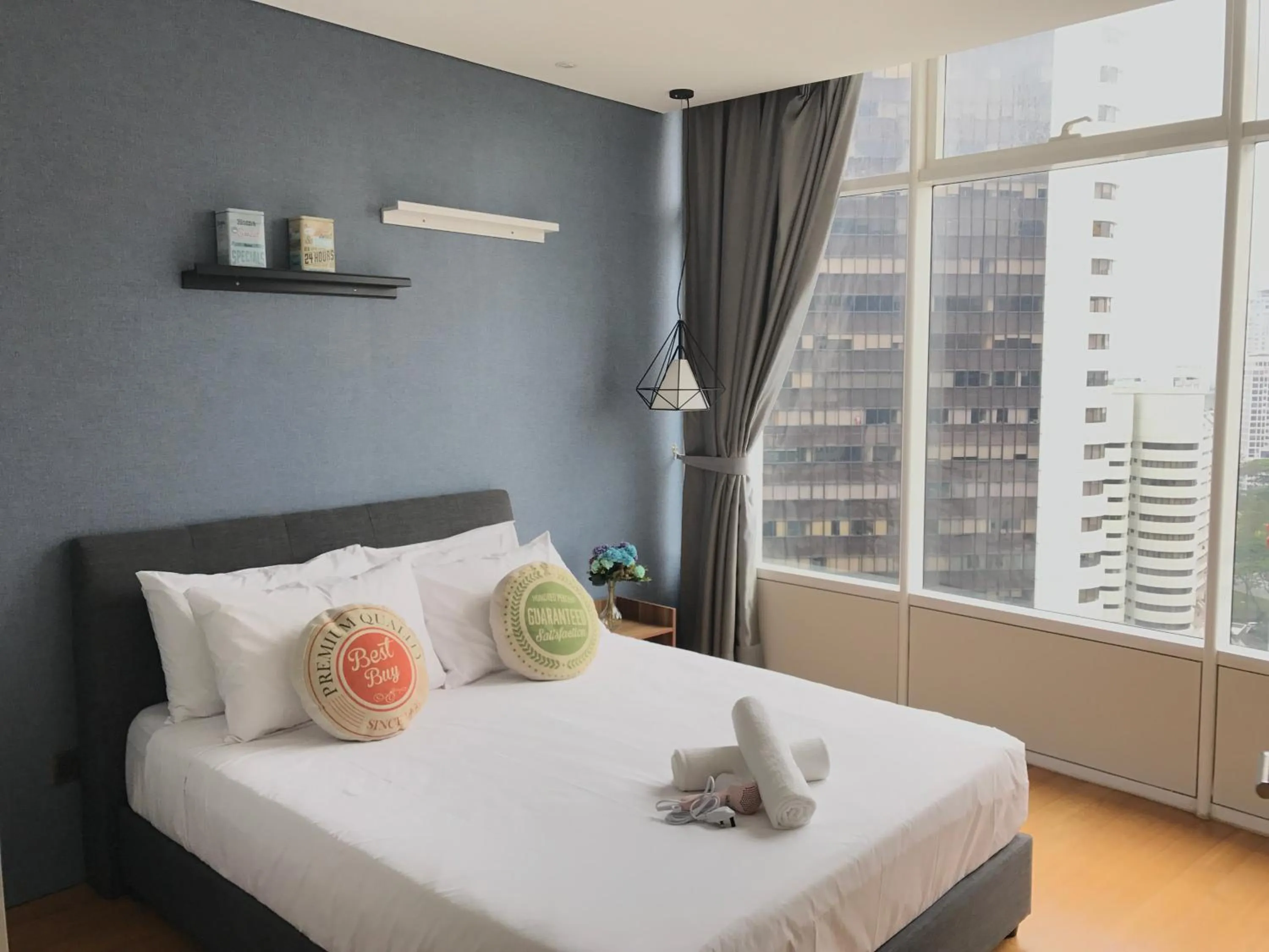 Bed in VORTEX SUITES KLCC by PNUT With NETFLIX