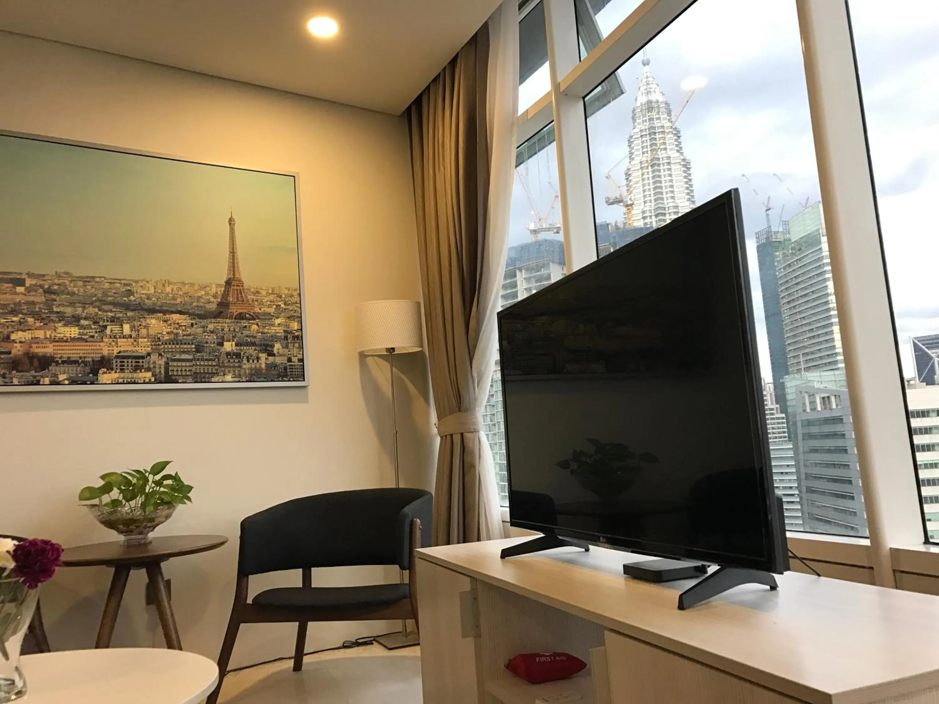 VORTEX SUITES KLCC by PNUT With NETFLIX