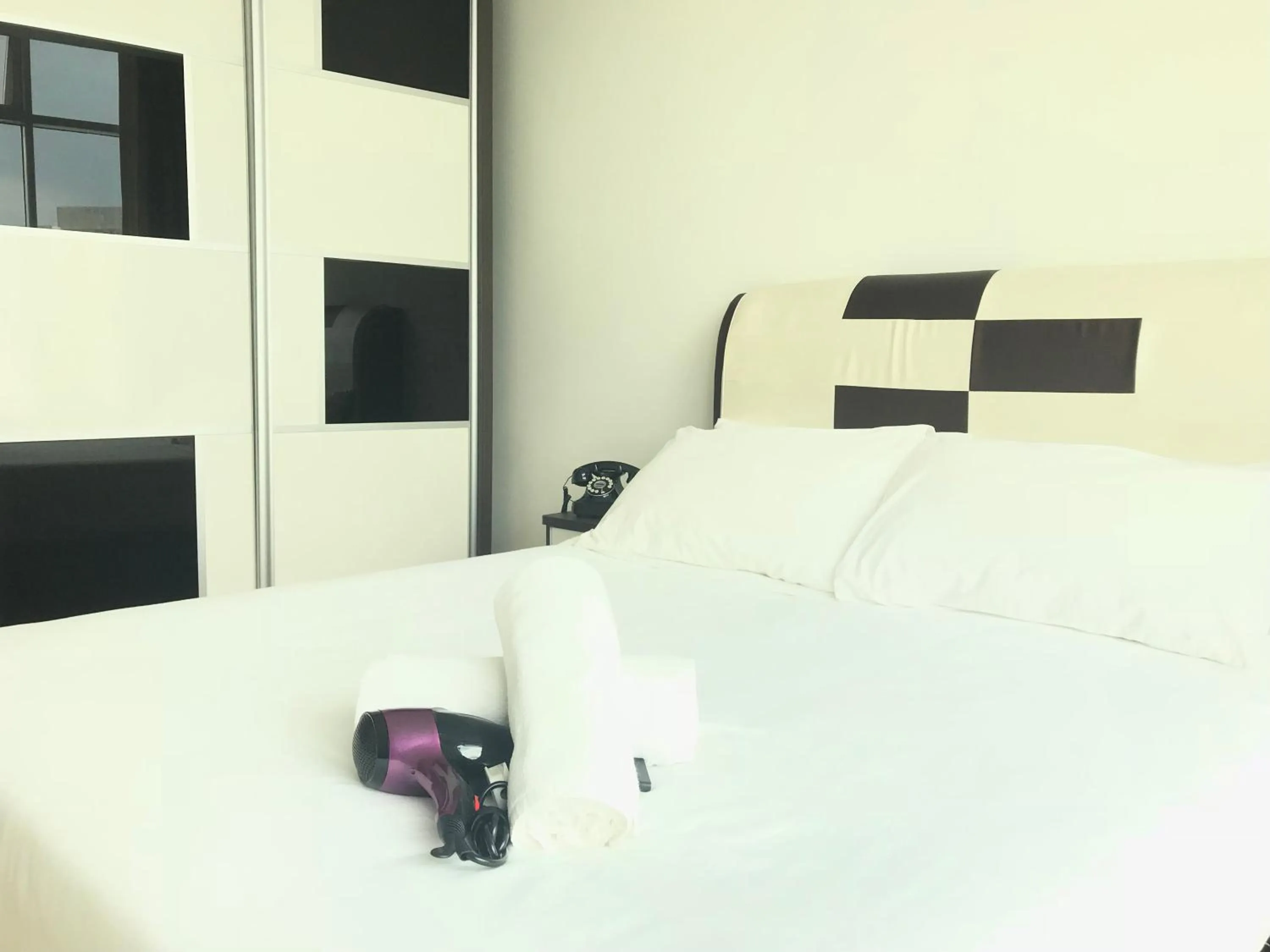 Bed in VORTEX SUITES KLCC by PNUT With NETFLIX