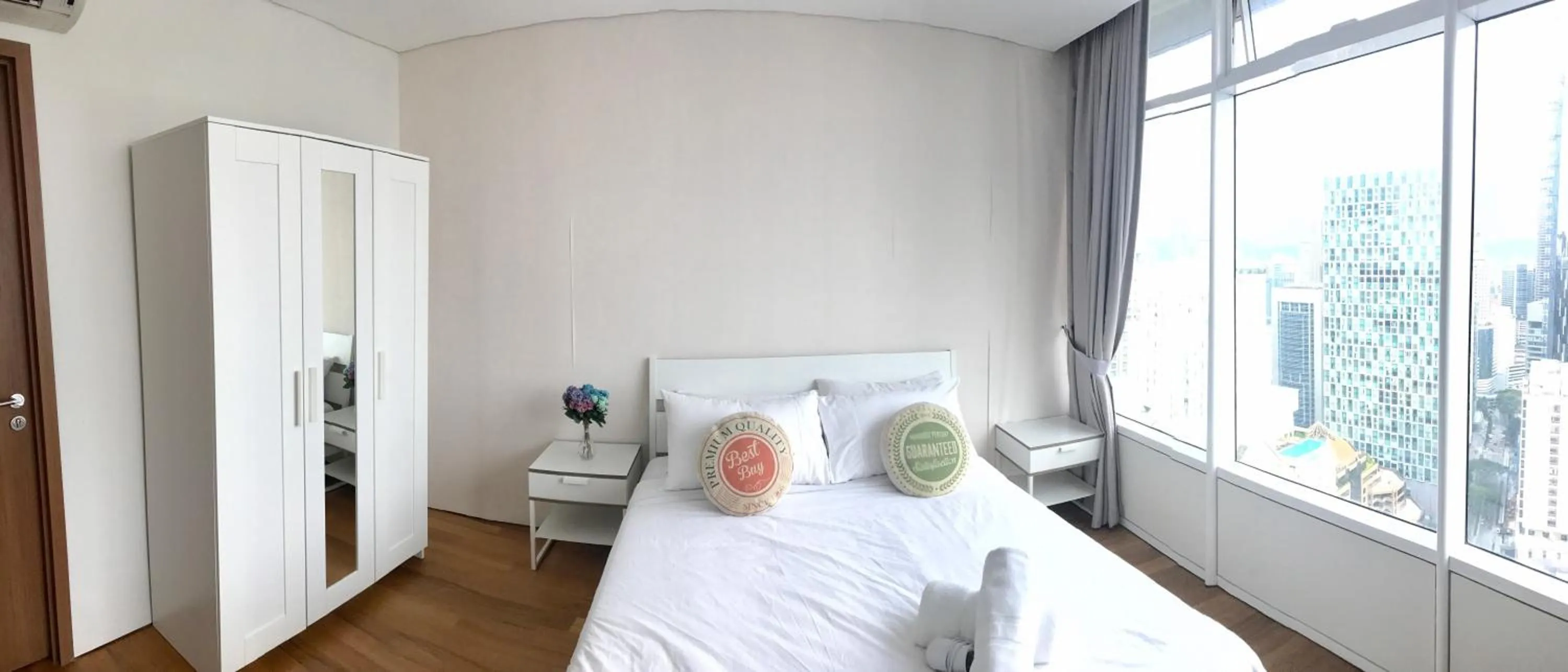 Bed in VORTEX SUITES KLCC by PNUT With NETFLIX