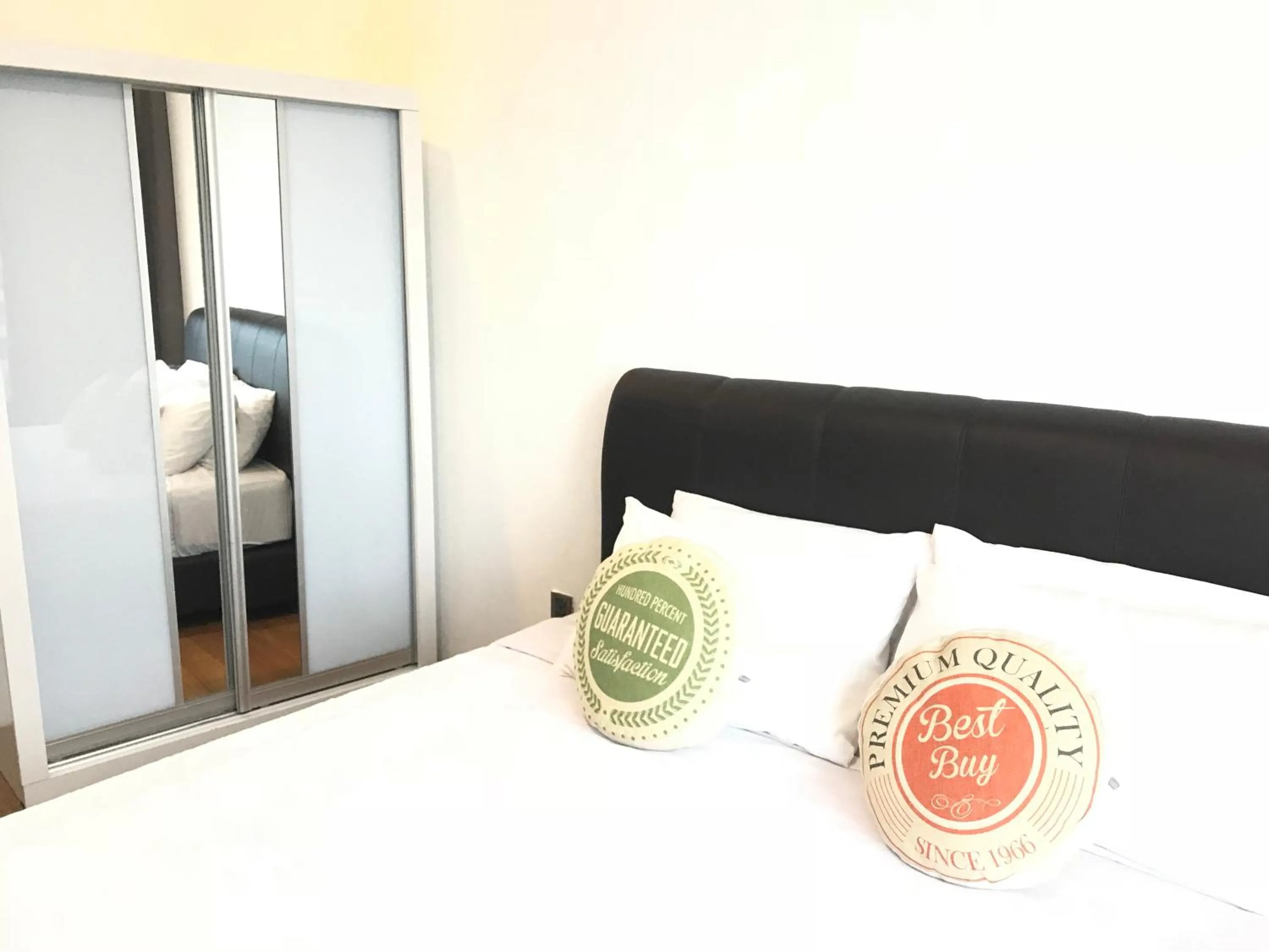 Bed in VORTEX SUITES KLCC by PNUT With NETFLIX