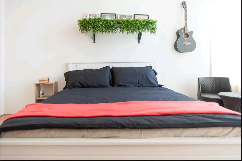 Bed in VORTEX SUITES KLCC by PNUT With NETFLIX