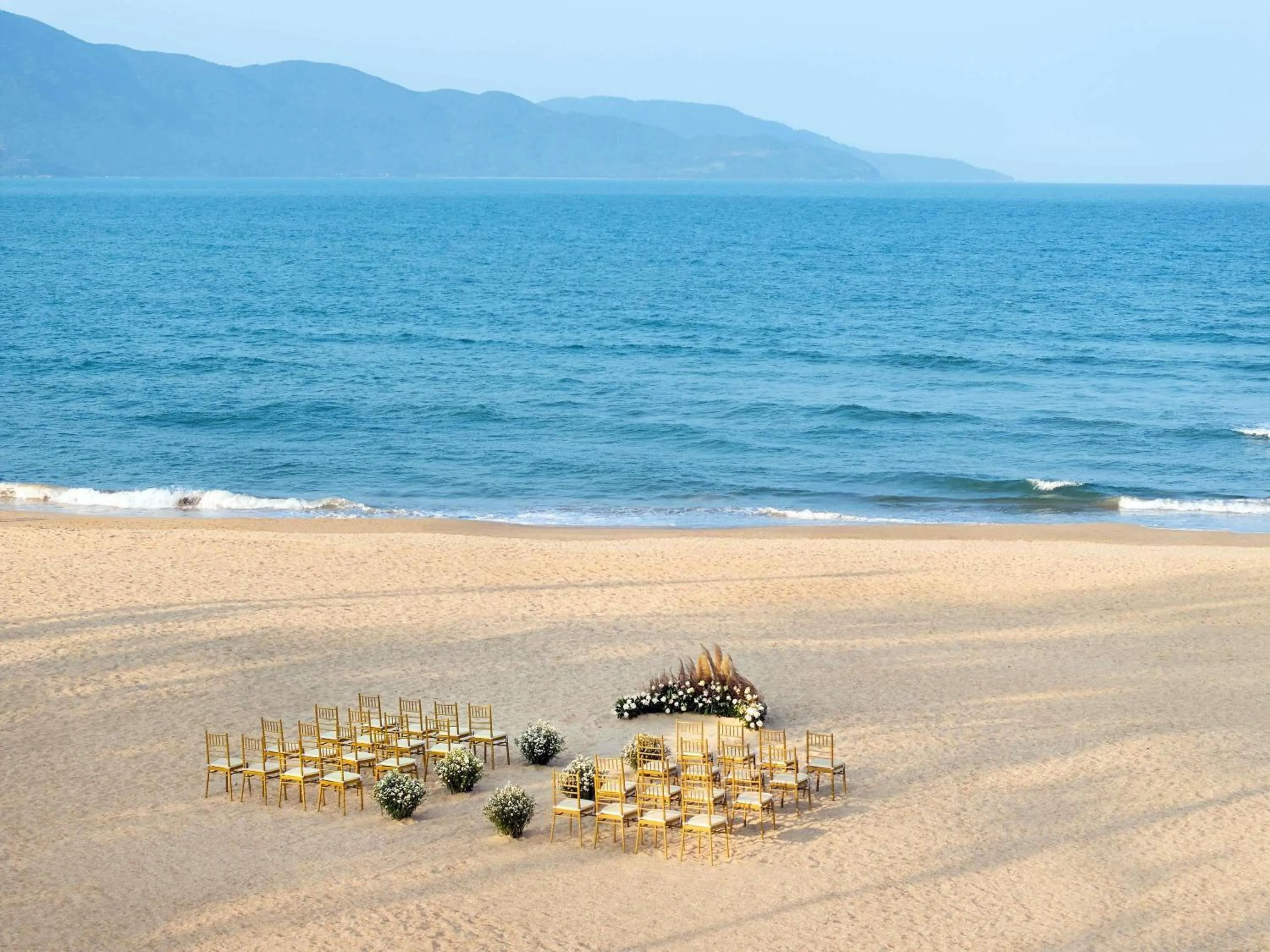wedding in Pullman Danang Beach Resort