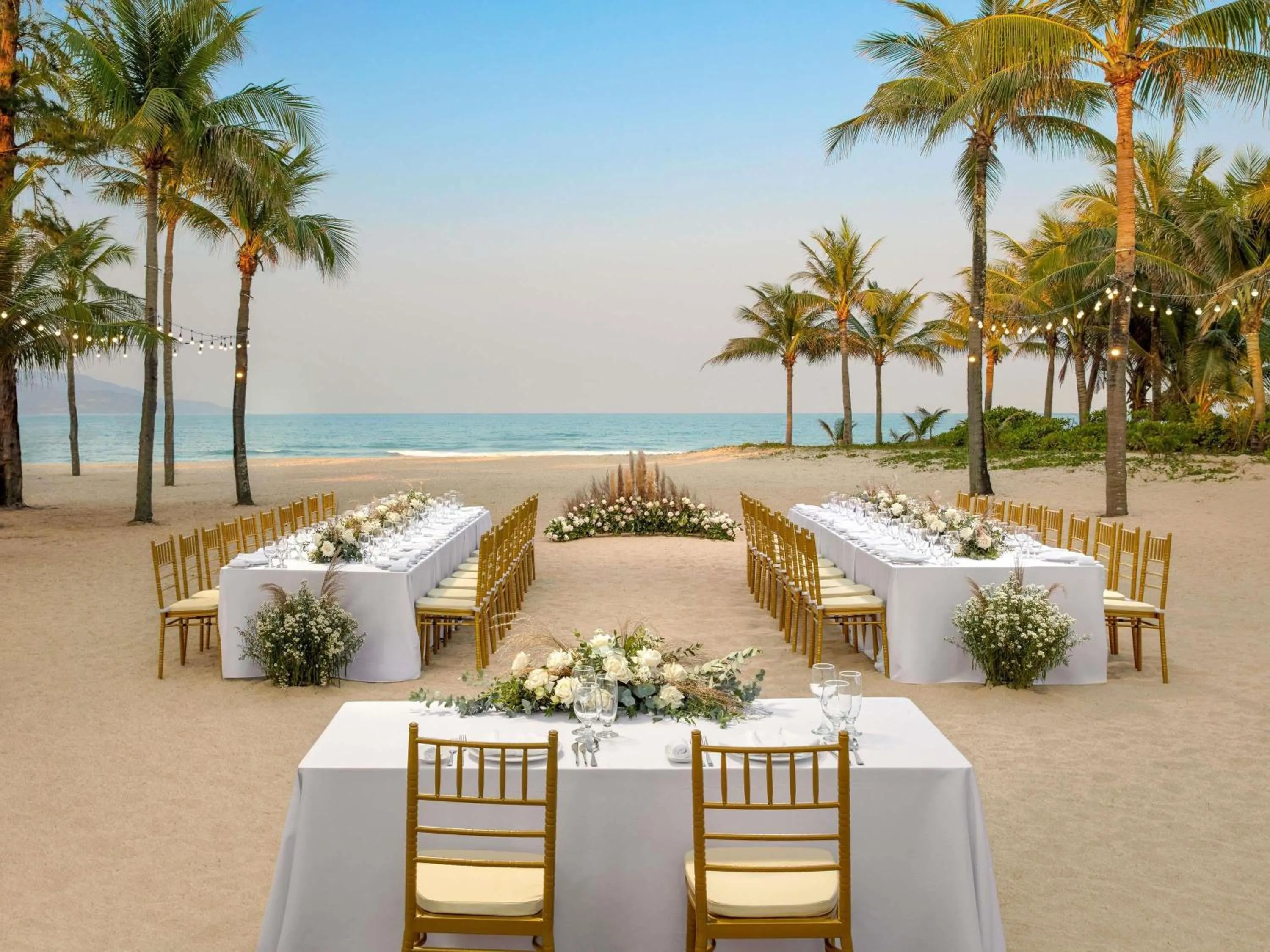 wedding in Pullman Danang Beach Resort