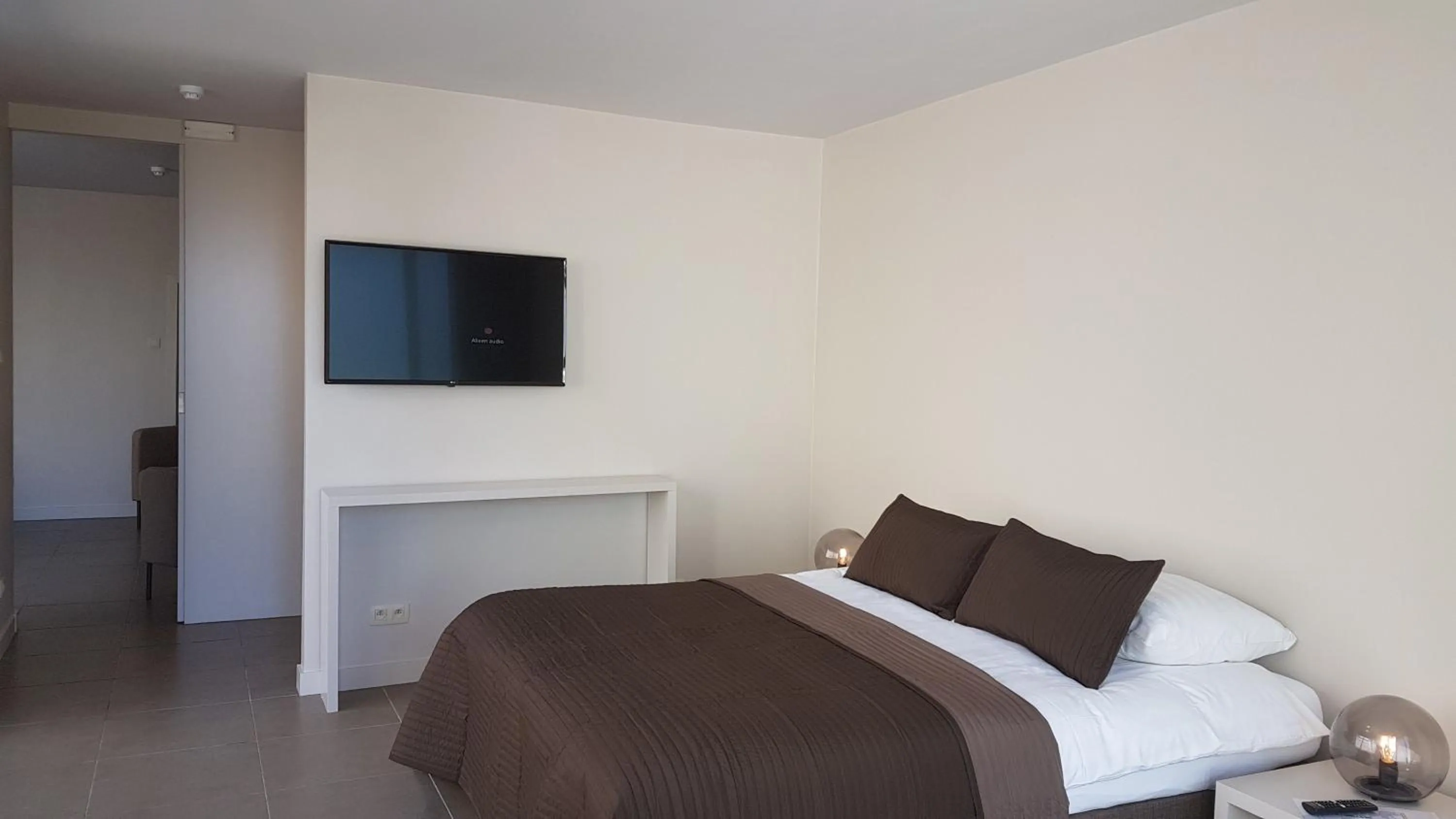 Bed in B&B Charles Cabour