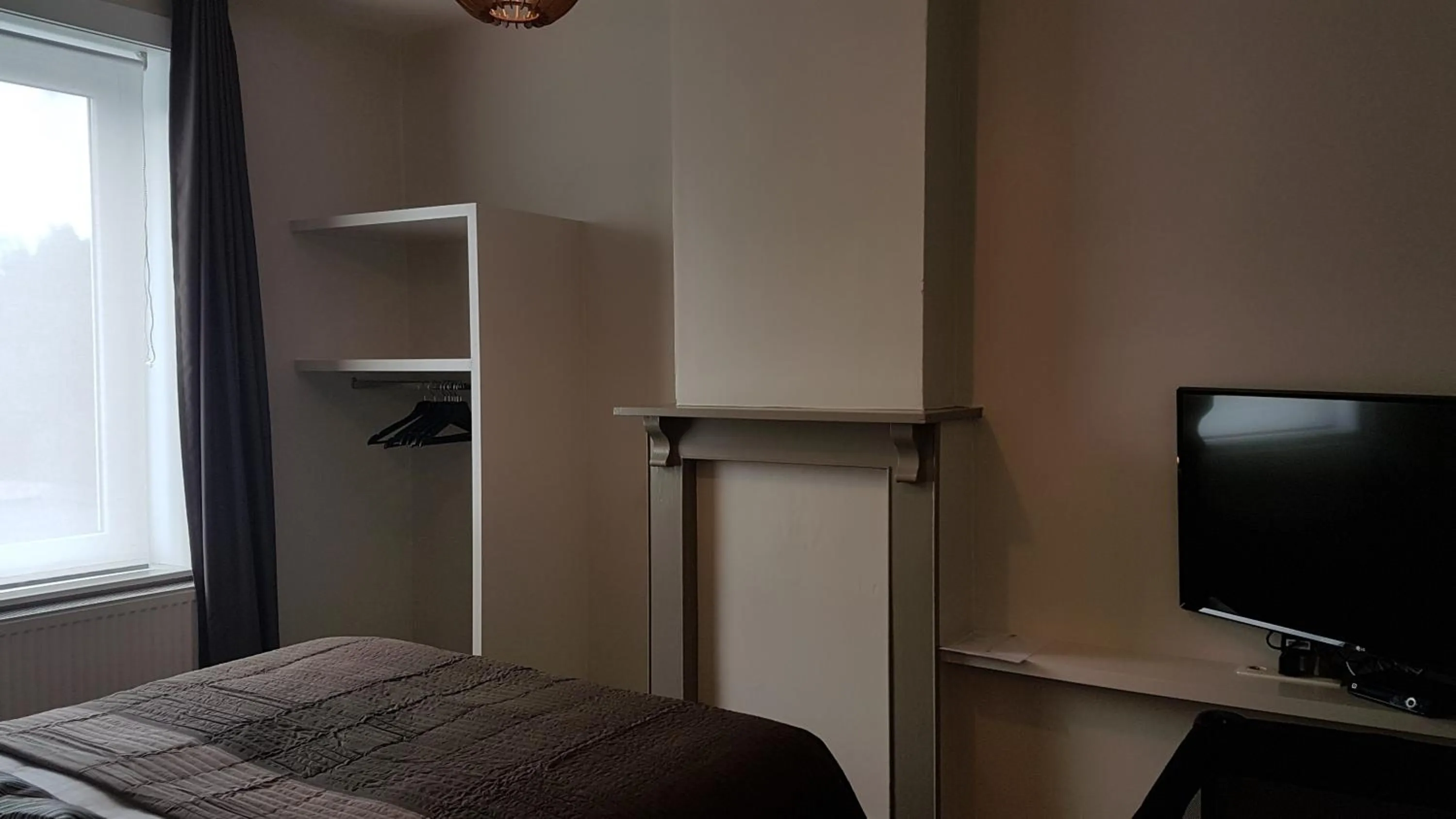 Bed in B&B Charles Cabour