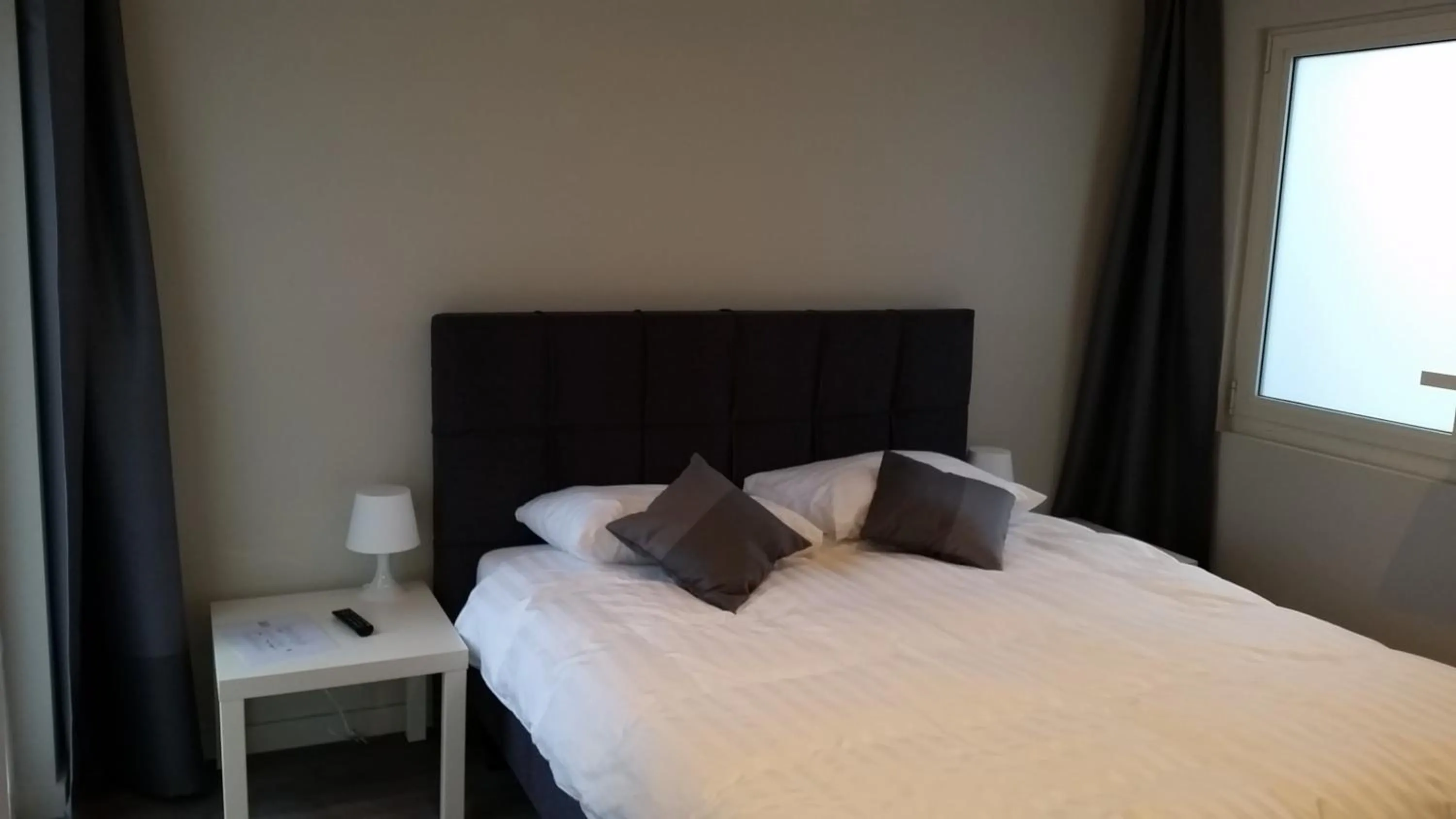 Bedroom, Bed in B&B Charles Cabour