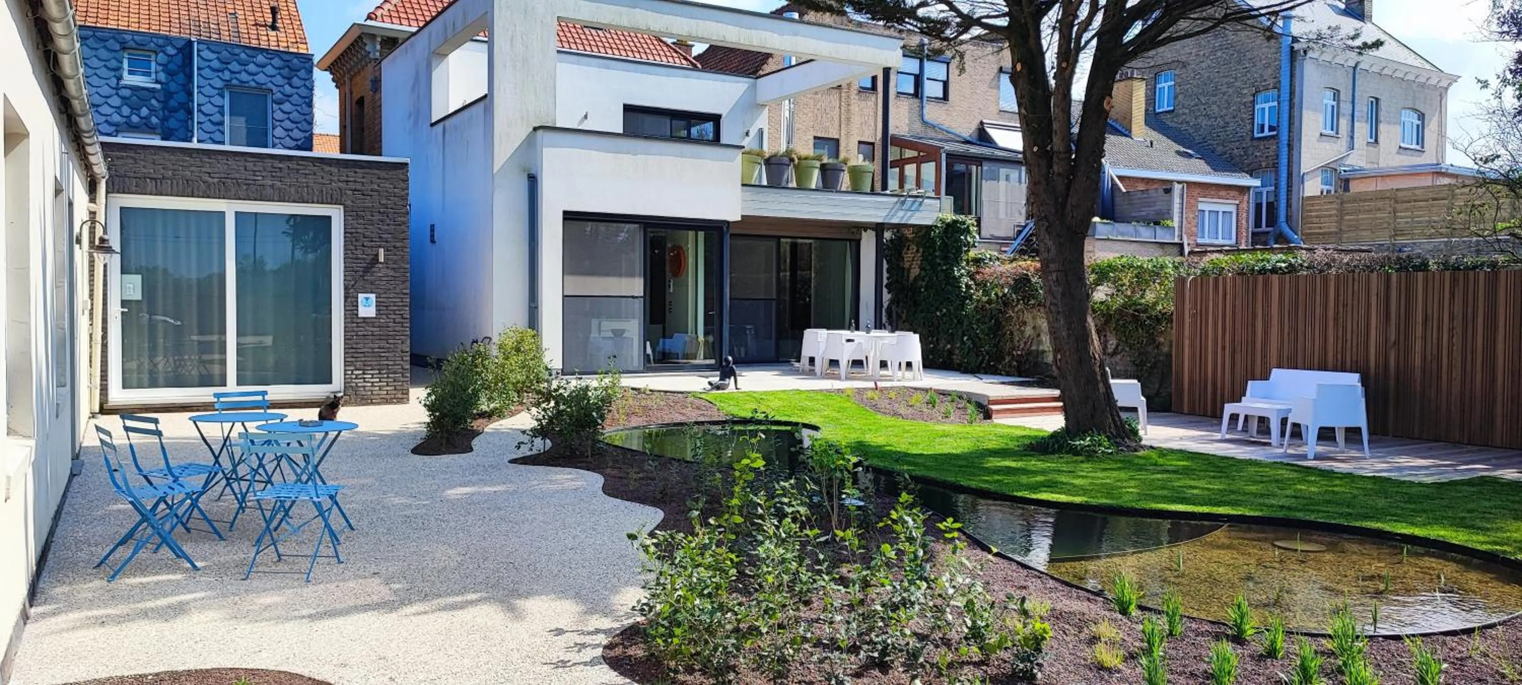 Property building in B&B Charles Cabour